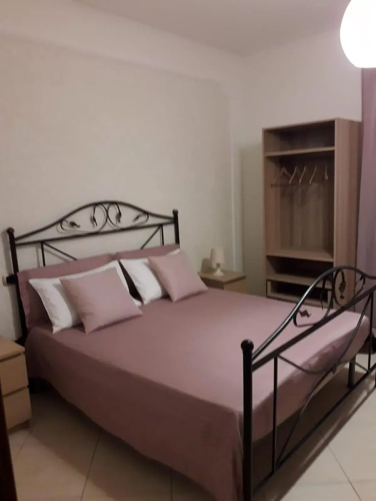 Triple Room - single occupancy in B&B LA PIETRA Triple Room - single occupancy in B&B LA PIETRA