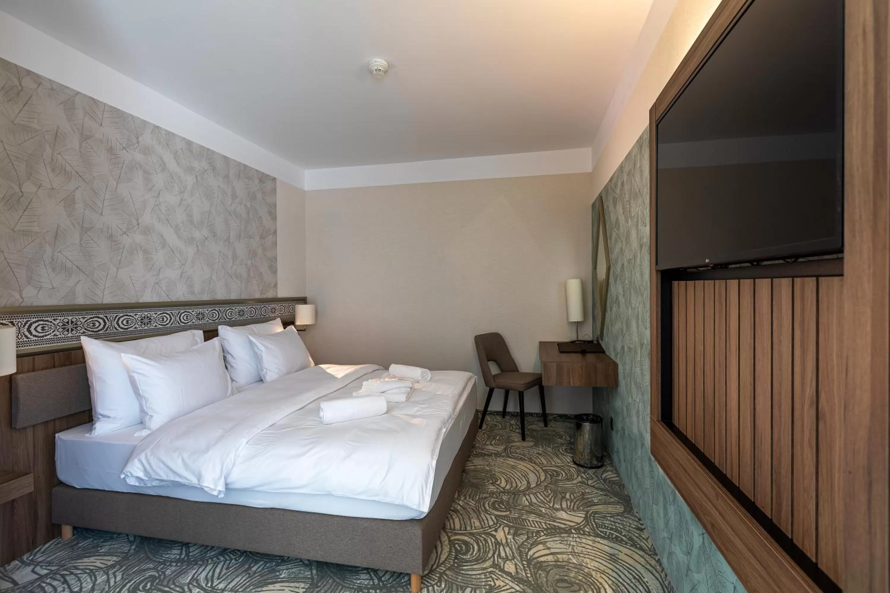 Bedroom, Bed in HOTEL CRYSTAL WELLNESS & SPA superior