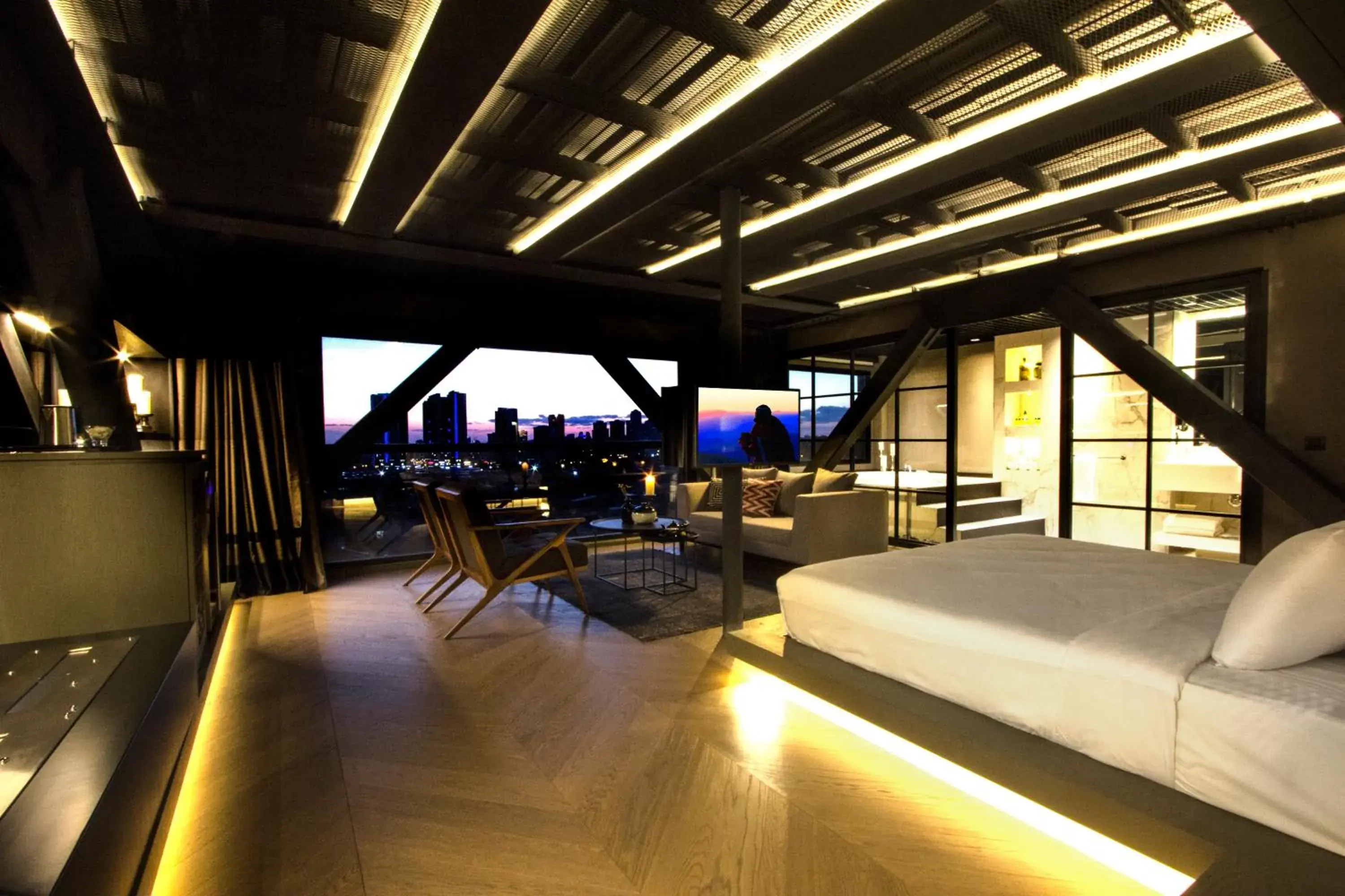 Jacuzzi Suite in Cityloft 81 Jacuzzi Suite in Cityloft 81