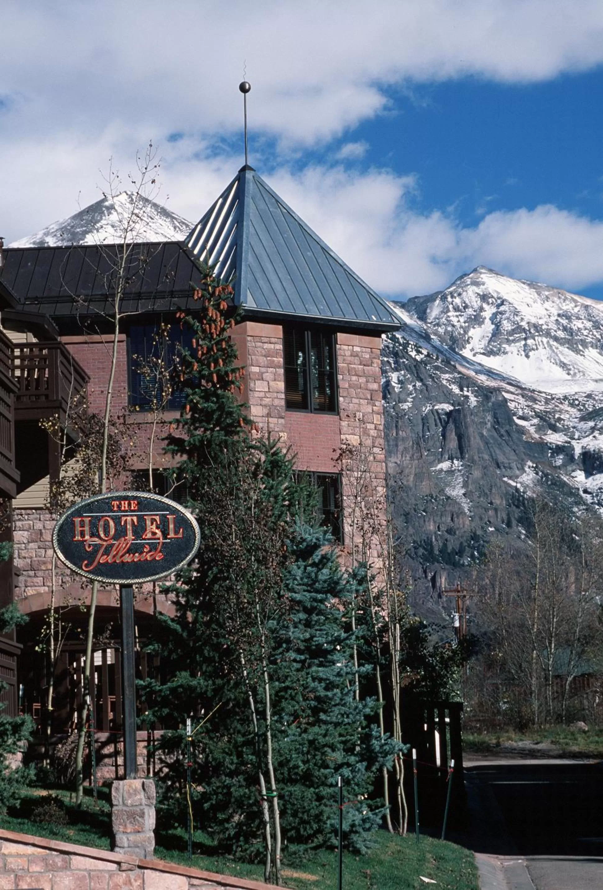 Facade/entrance in The Hotel Telluride