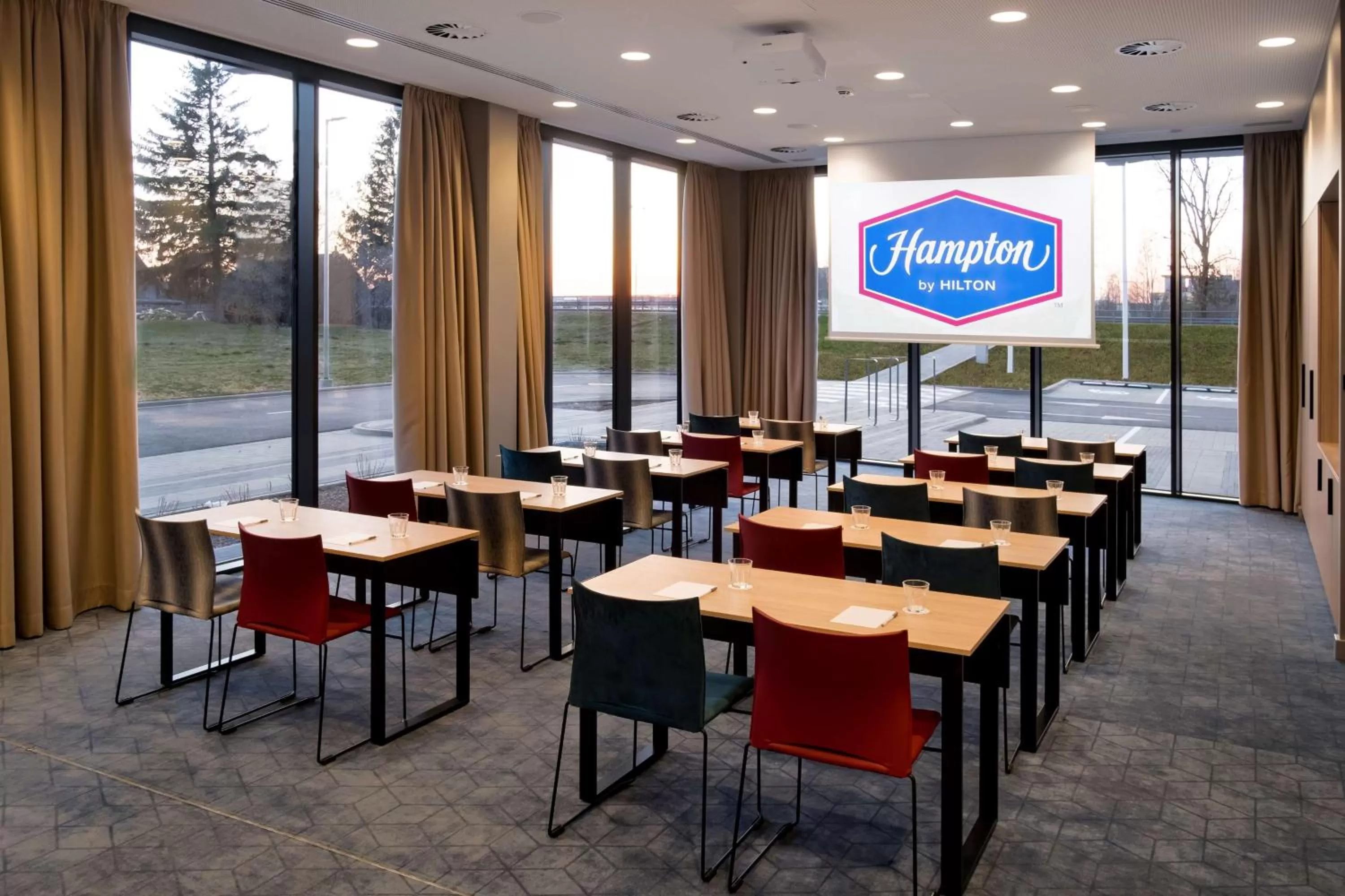 TV and multimedia in Hampton by Hilton Riga Airport
