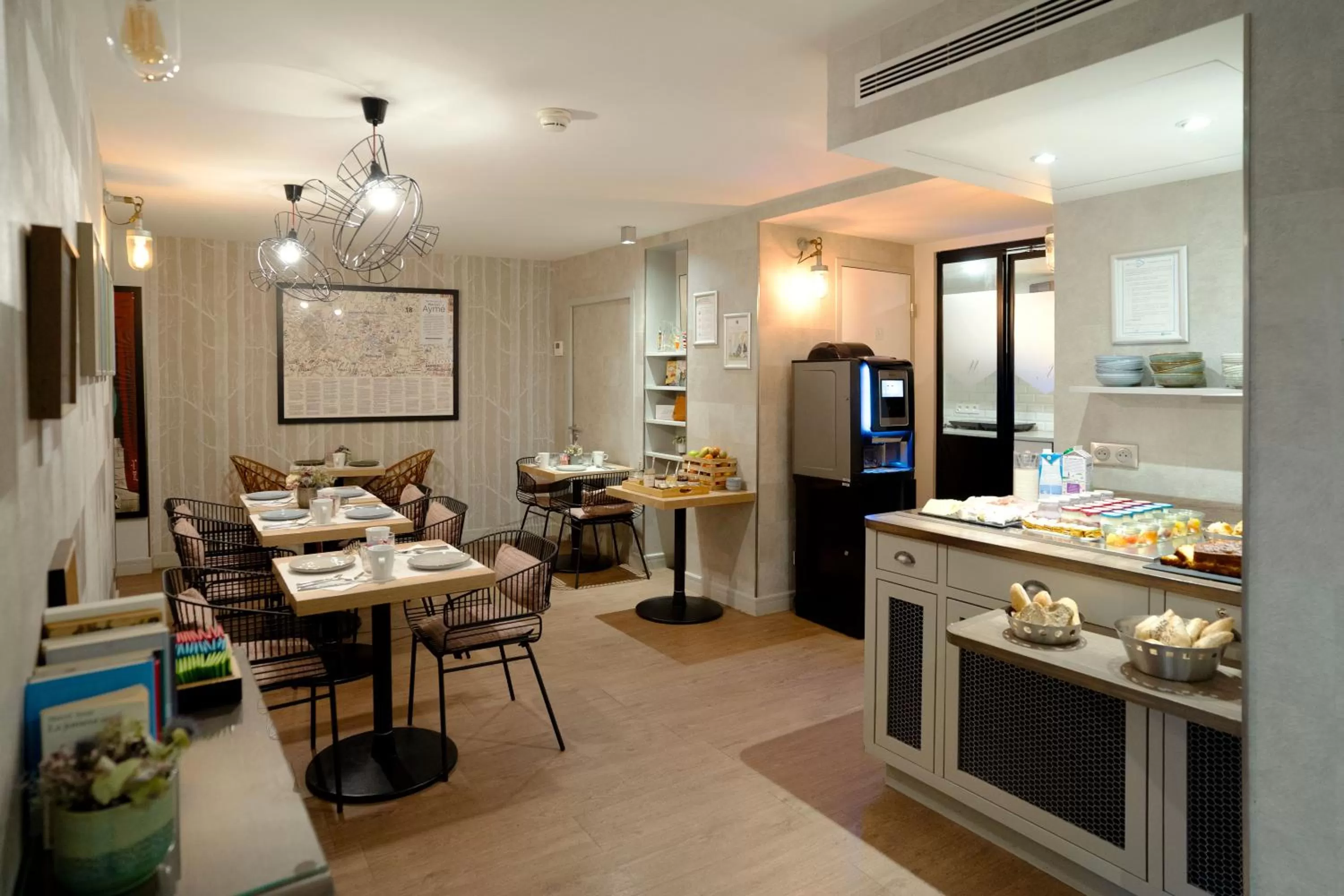 Lobby or reception in Hotel Litteraire Marcel Ayme, BW Premier Collection