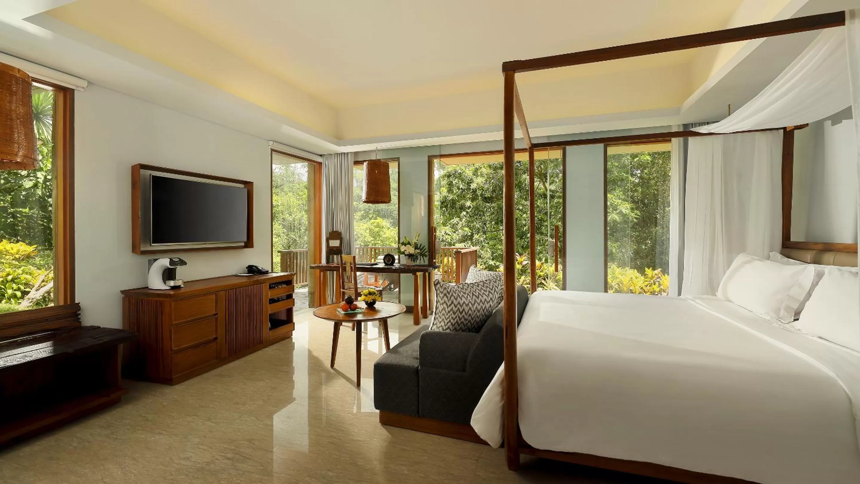 TV and multimedia, Bed in Maya Ubud Resort & Spa