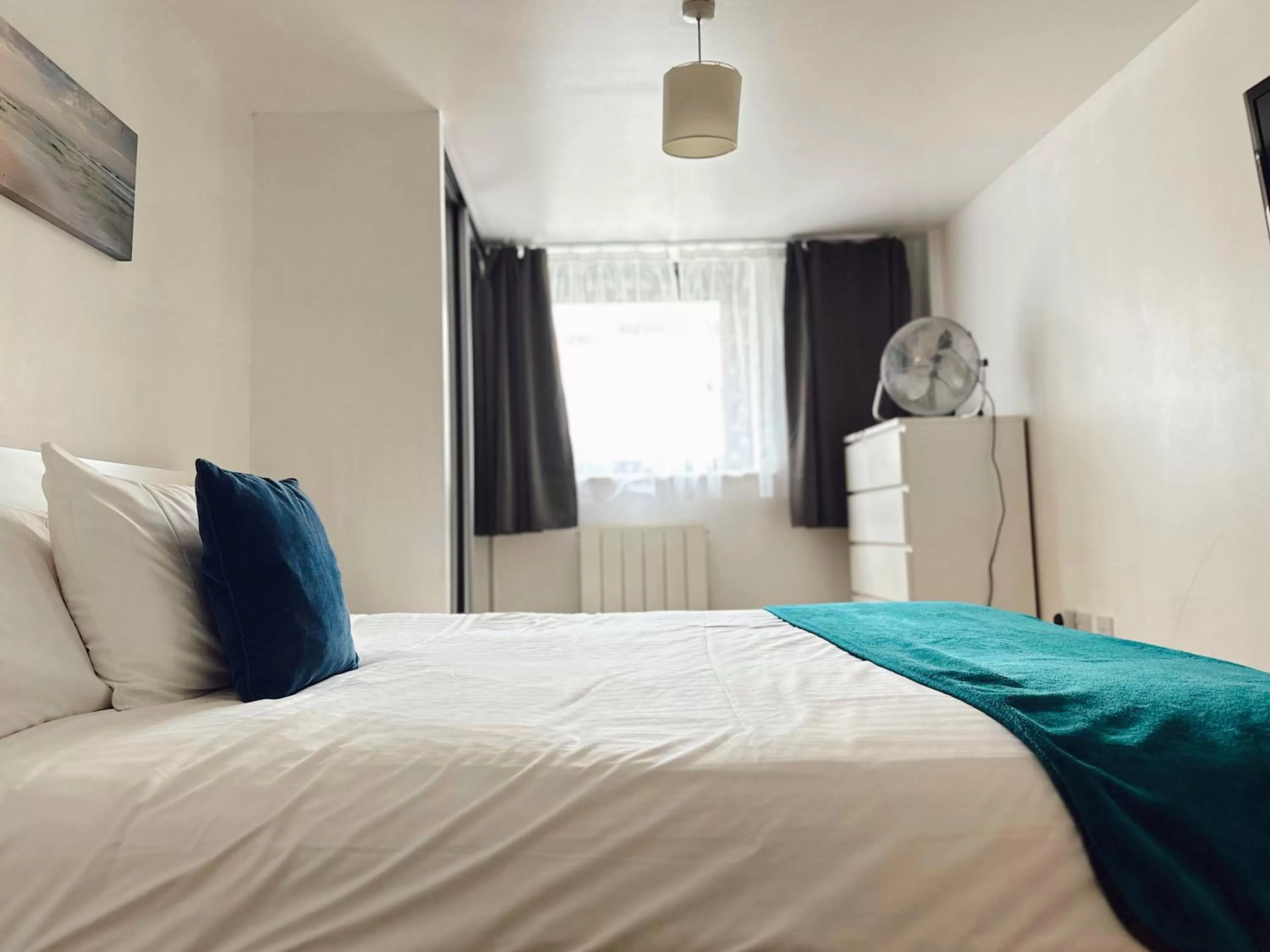 Bed in Canary Wharf - Luxury Apartments