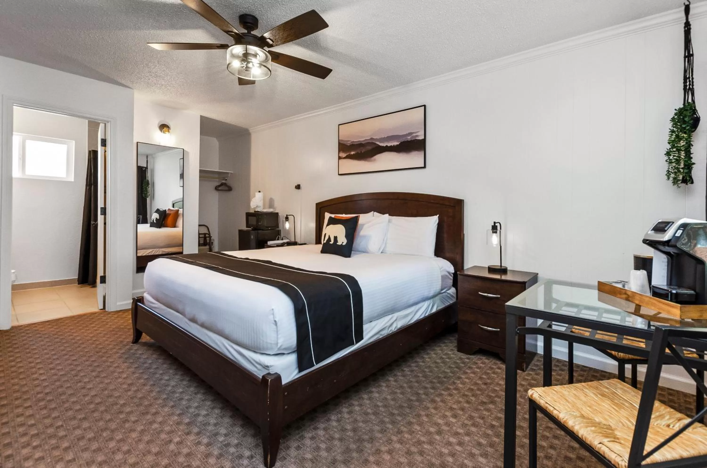 Bed in The Jeffrey Hotel