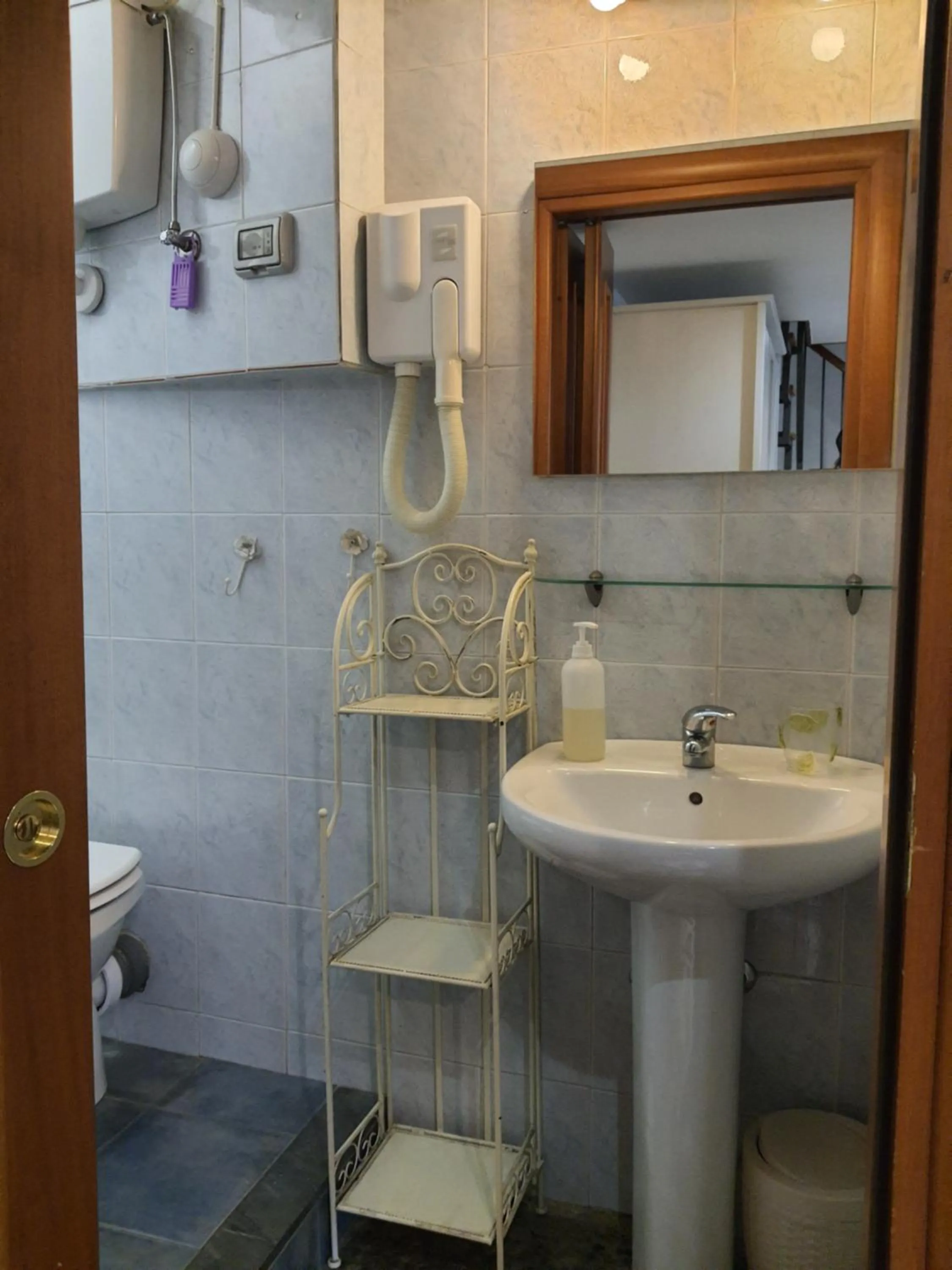 Bathroom in Albergo Avalon