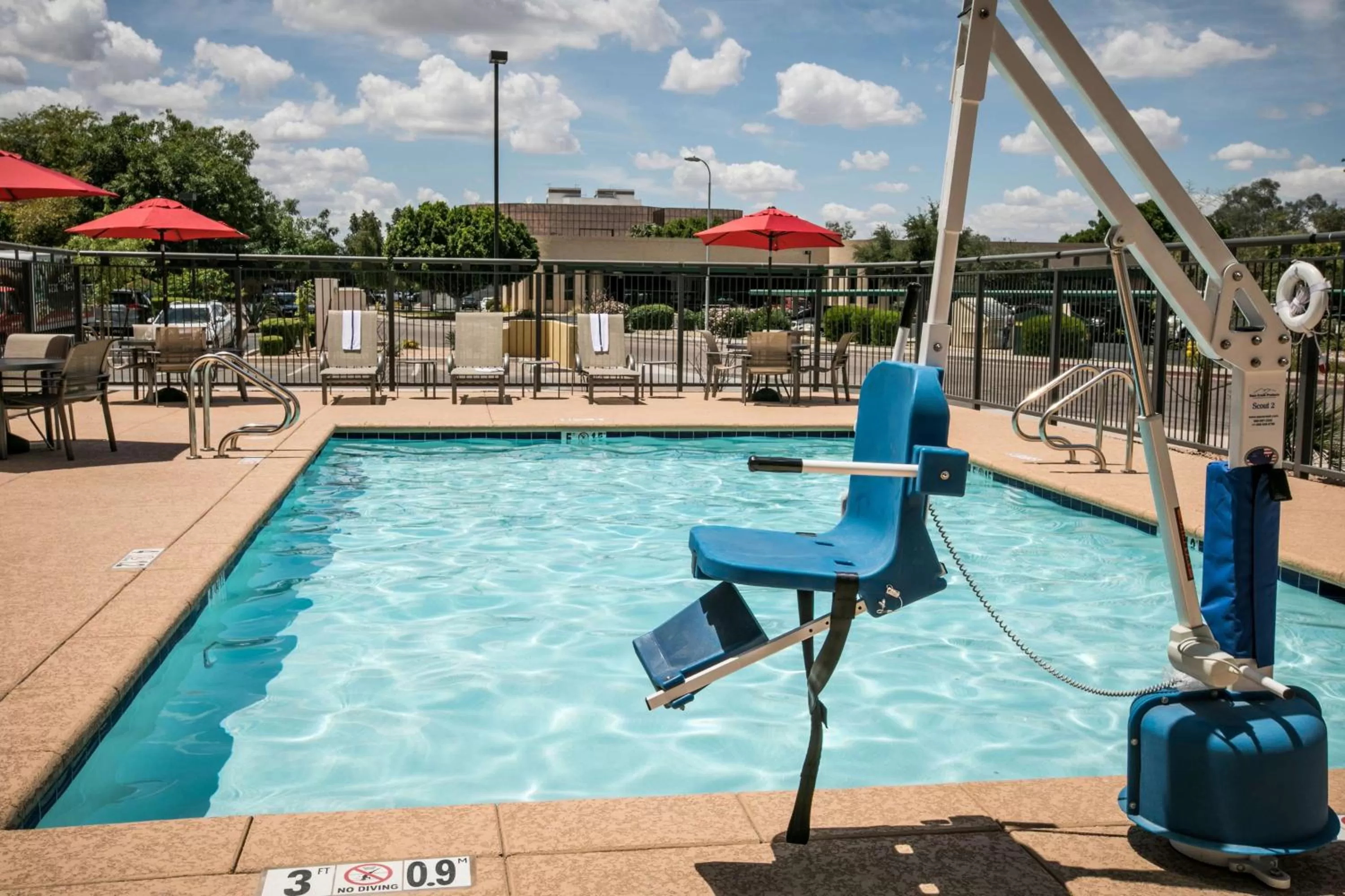 Pool view in Hampton Inn & Suites Tempe/Phoenix Airport, Az