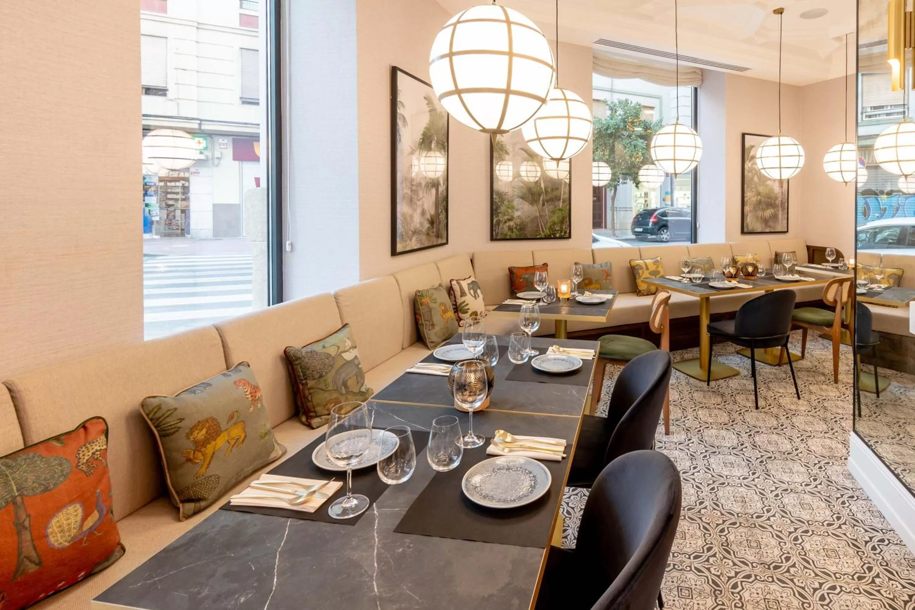 Restaurant/places to eat in L&H Gran Vía Valencia