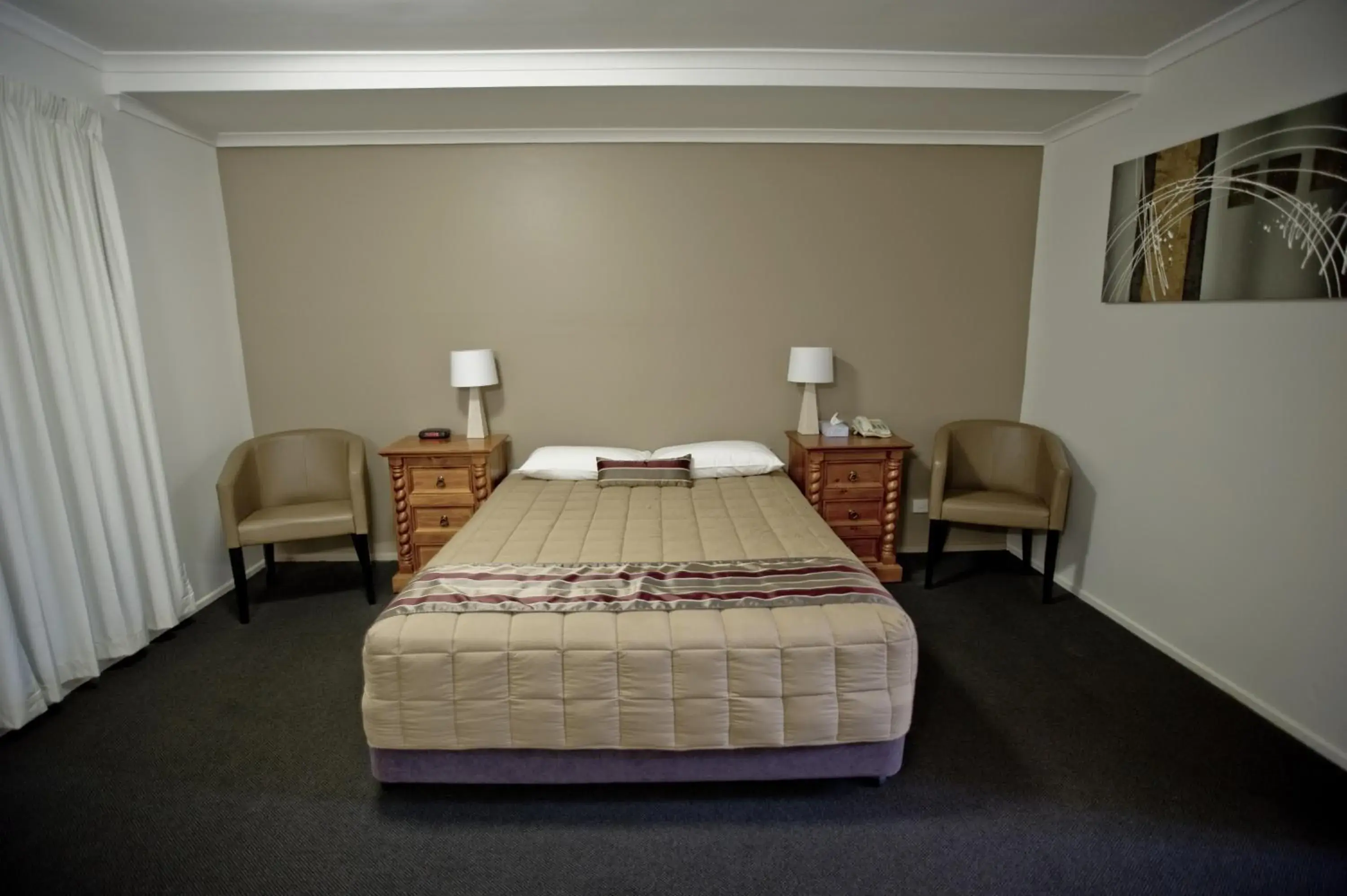 Executive King Room in Centrepoint Motor Inn Executive King Room in Centrepoint Motor Inn
