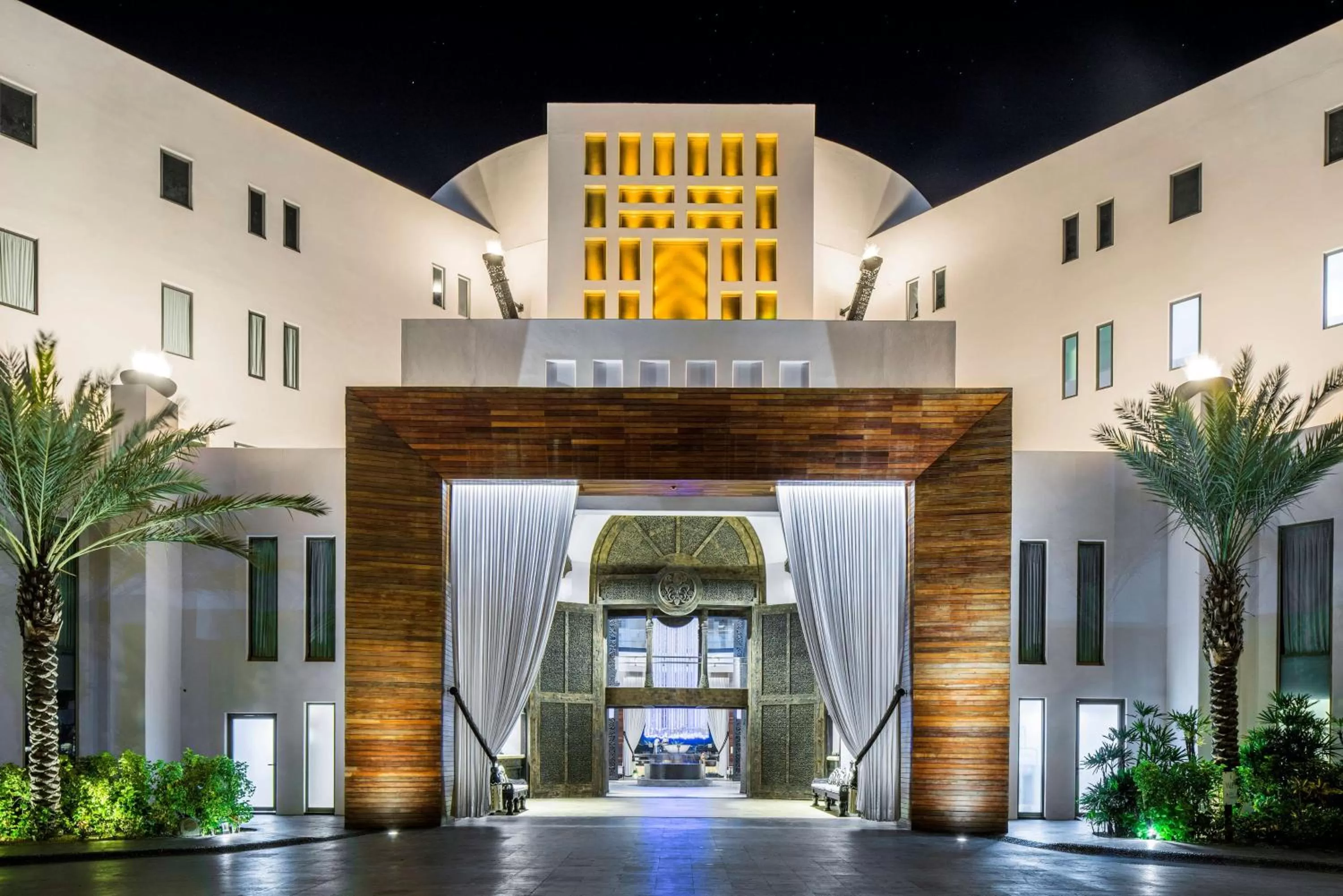 Property building in Hilton Vacation Club Cabo Azul Los Cabos