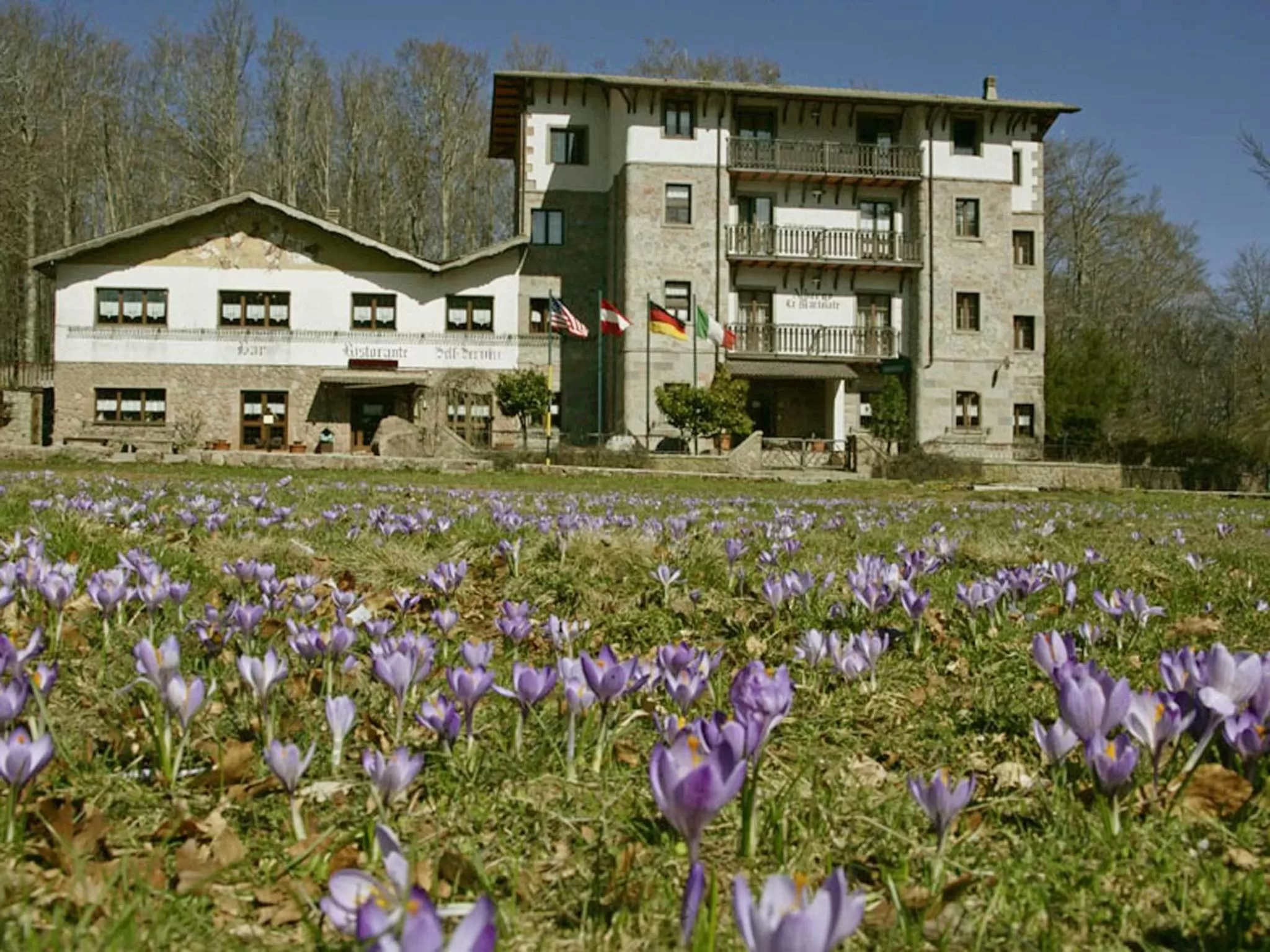 Garden view in Albergo Le Macinaie - Monte Amiata
