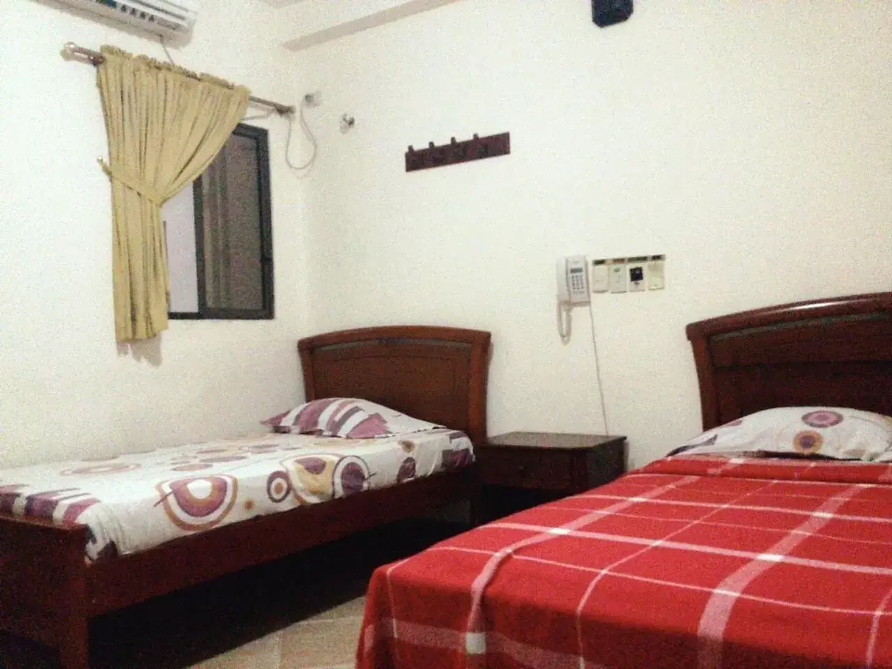 Economy Twin Room in Hotel Murcia Economy Twin Room in Hotel Murcia