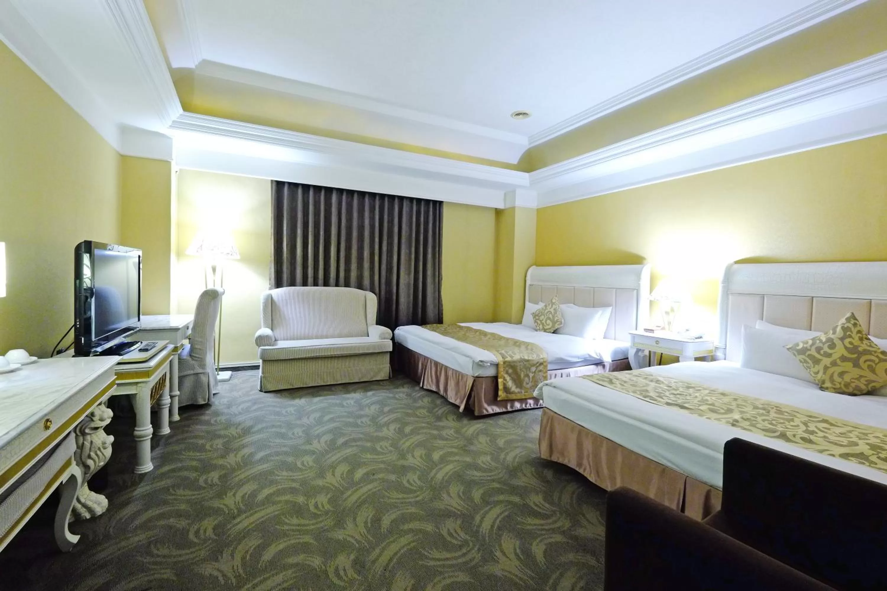 Photo of the whole room, Bed in F Hotel - Taichung