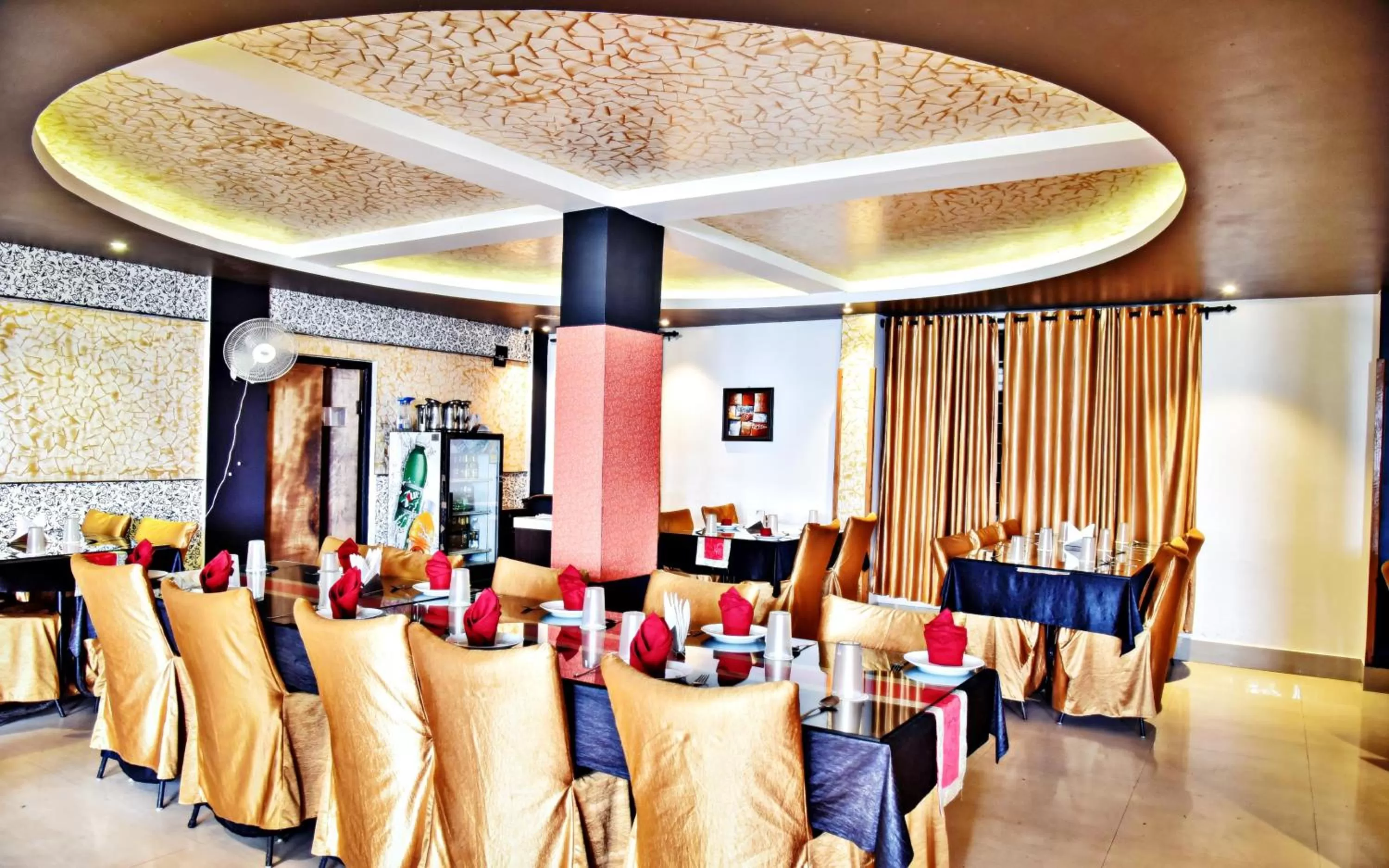 Restaurant/places to eat in Sood's Himalayan Vista