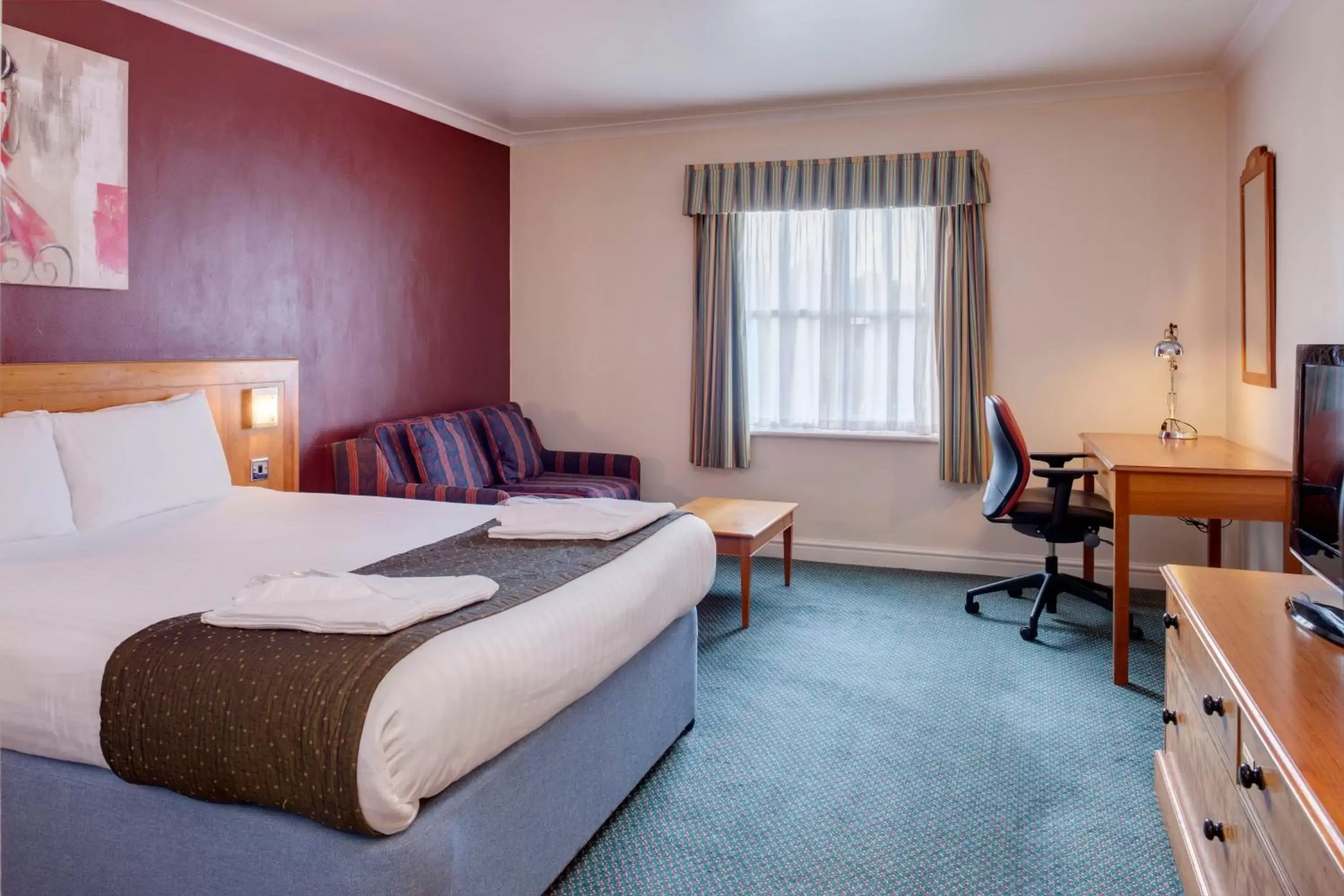Premium Double Room in Holiday Inn Ipswich Orwell by IHG Premium Double Room in Holiday Inn Ipswich Orwell by IHG