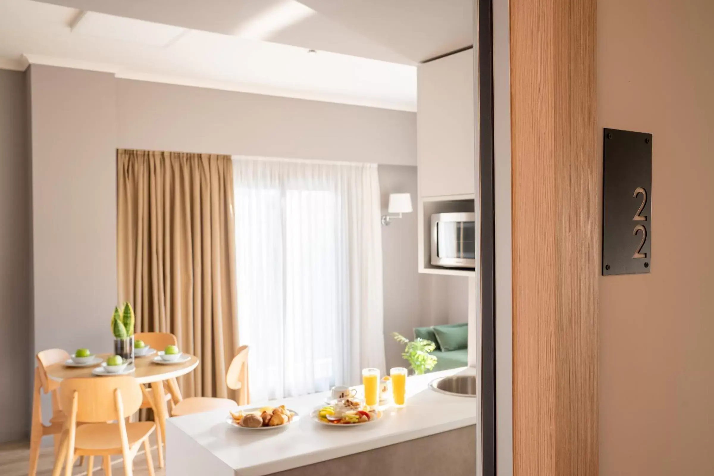 CHROMA FASHION ROOMS & APARTMENTS CHROMA FASHION ROOMS & APARTMENTS