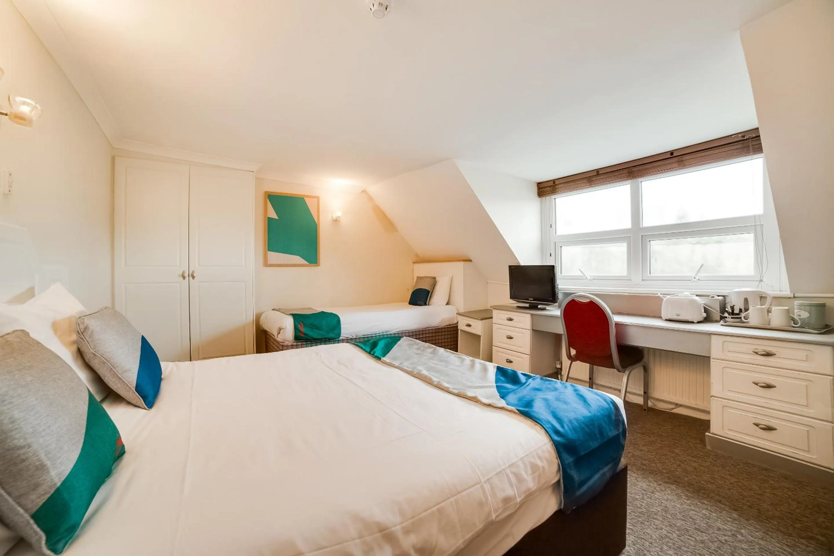 Standard Family of 3 Suite in OYO Gulliver's