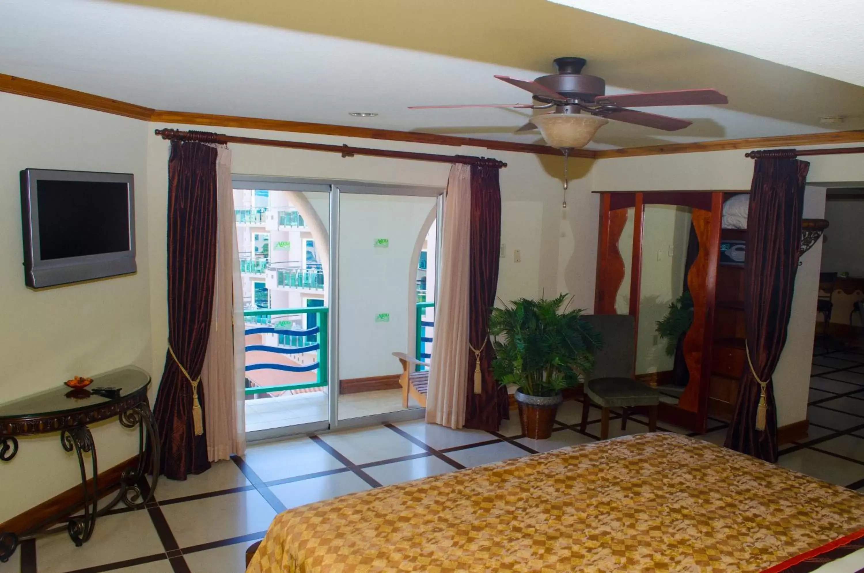 Deluxe Junior Suite in Accra Beach Hotel & Spa Deluxe Junior Suite in Accra Beach Hotel & Spa