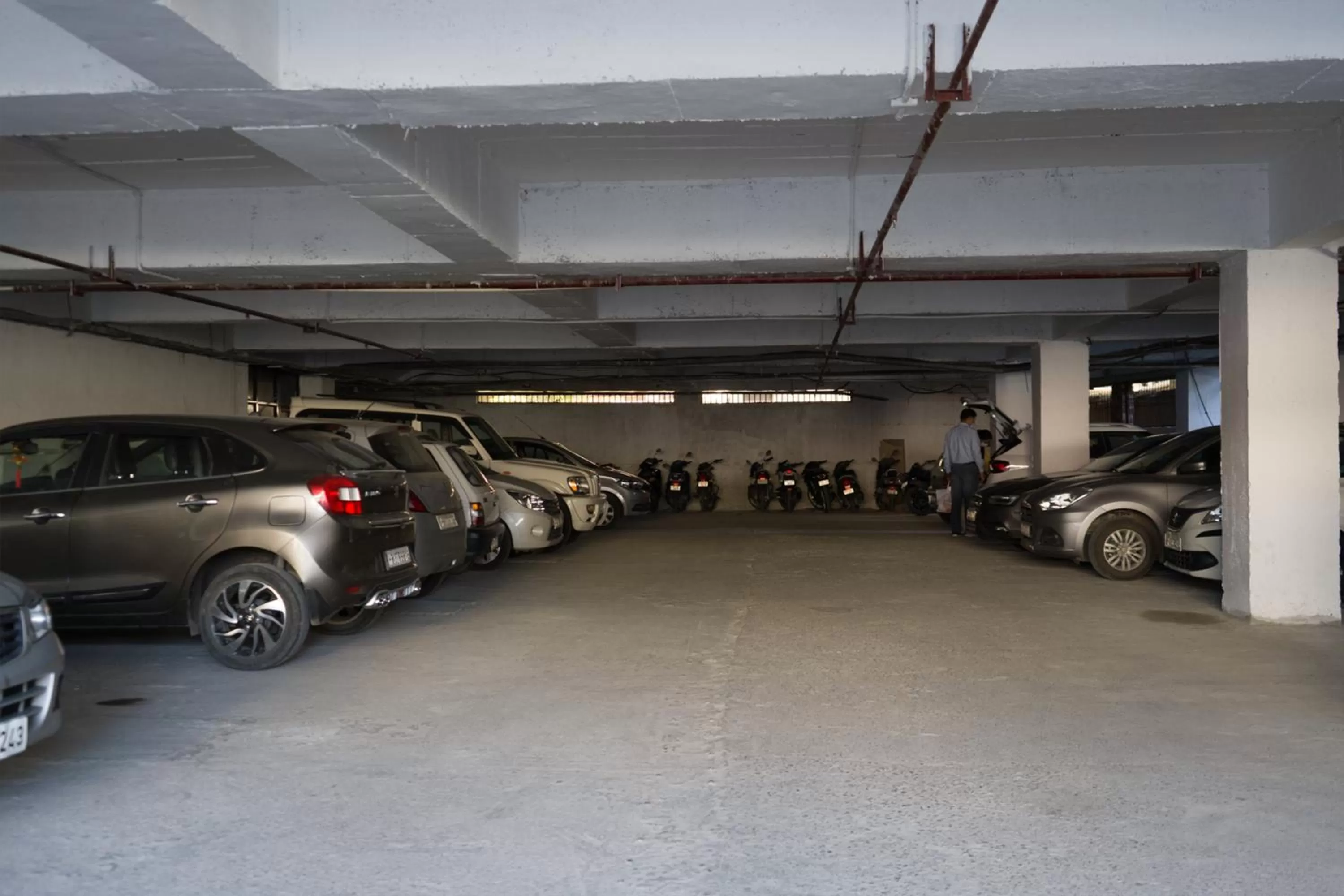 Parking in Clarks Inn Suites Kangra