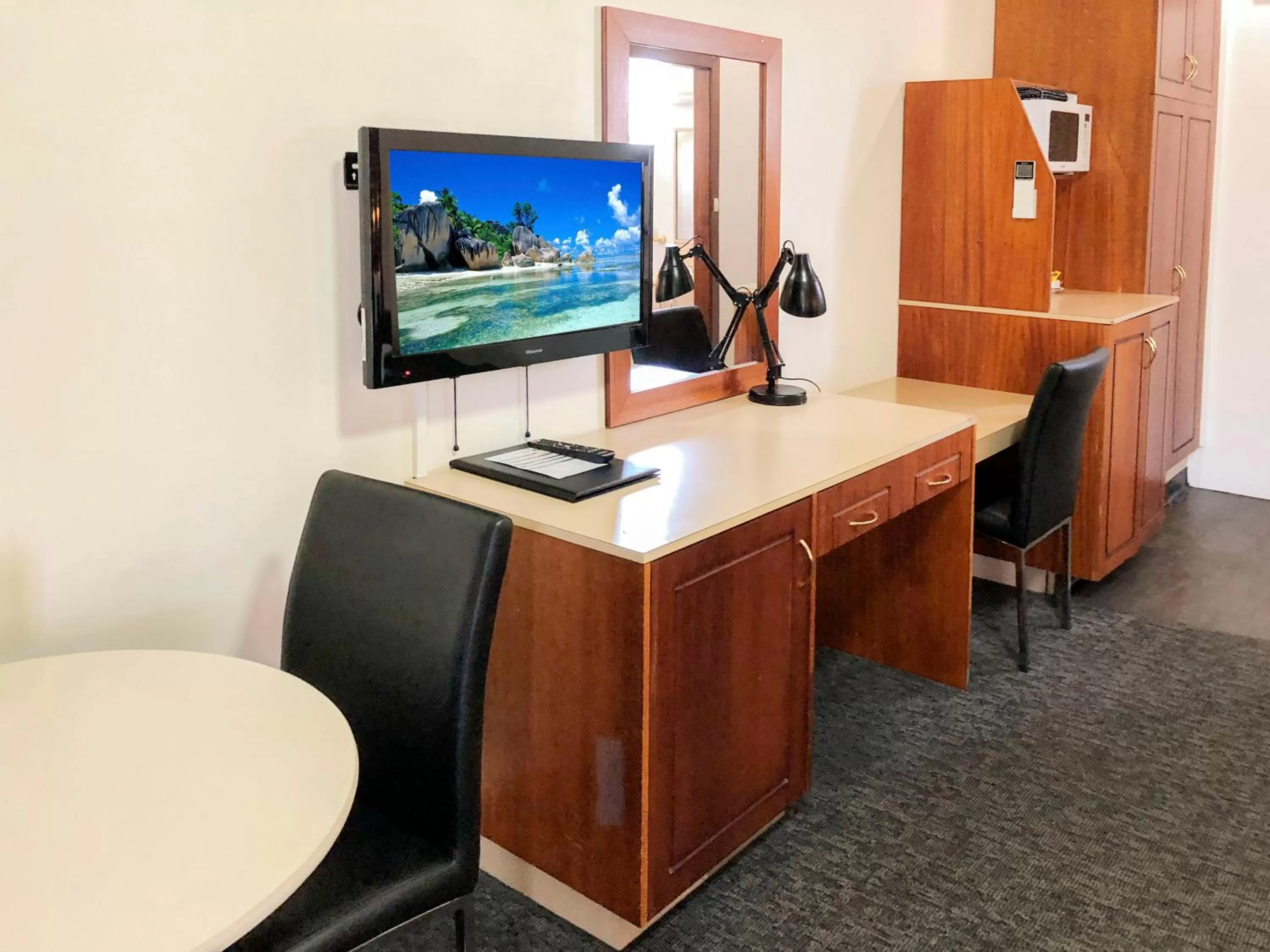 TV and multimedia in Leeton Heritage Motor Inn