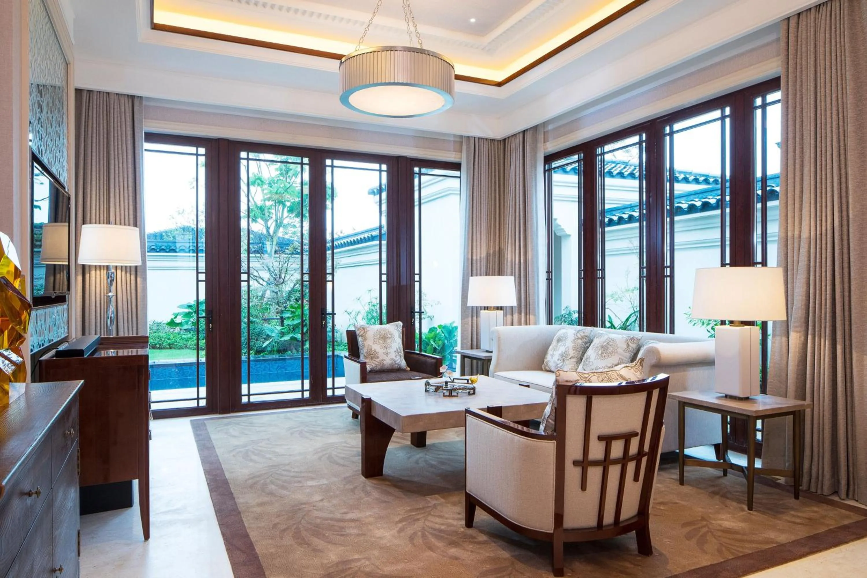 Living room in The Westin Zhujiajian Resort, Zhoushan