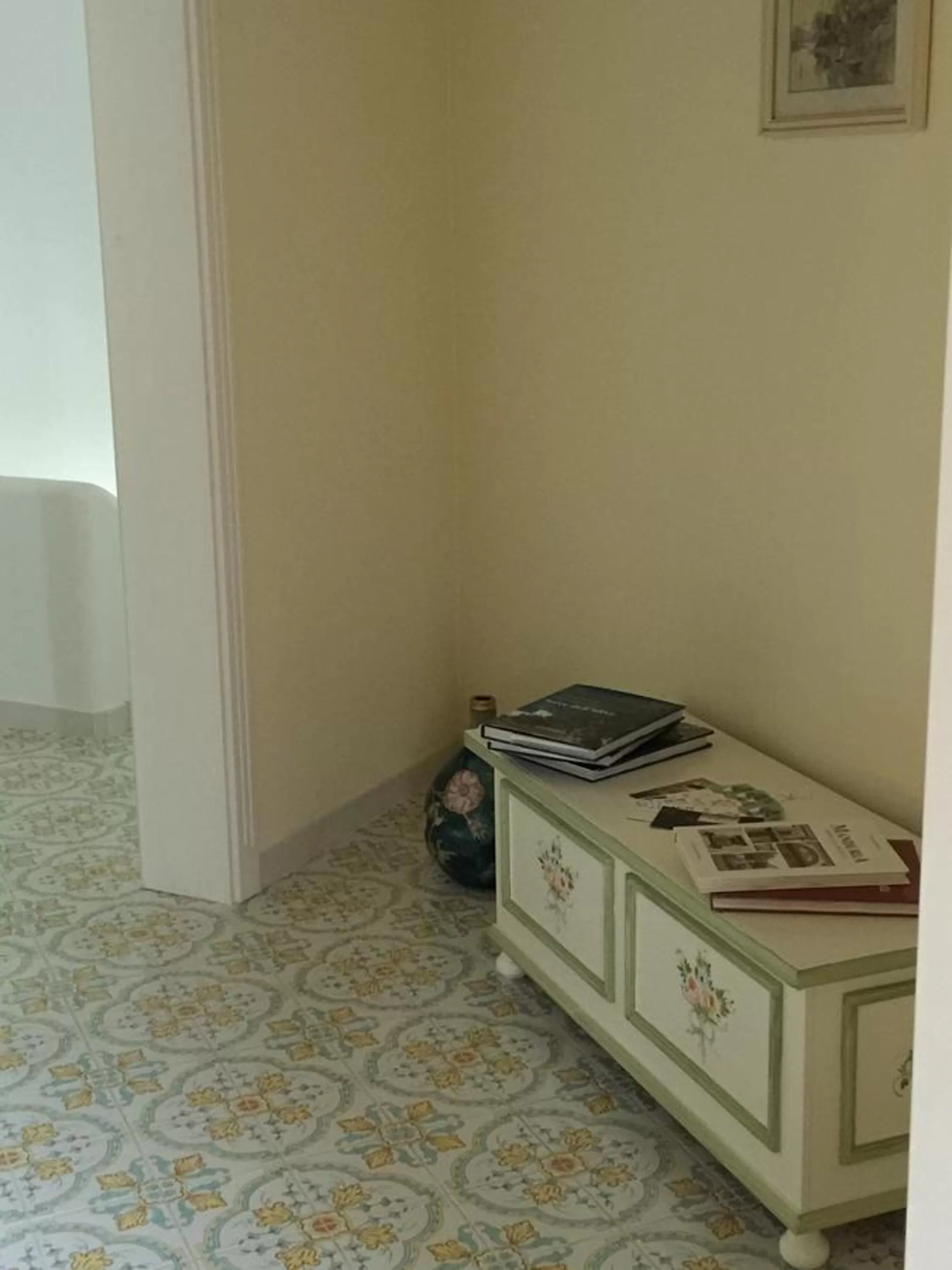 Decorative detail in Sine Tempore B&B