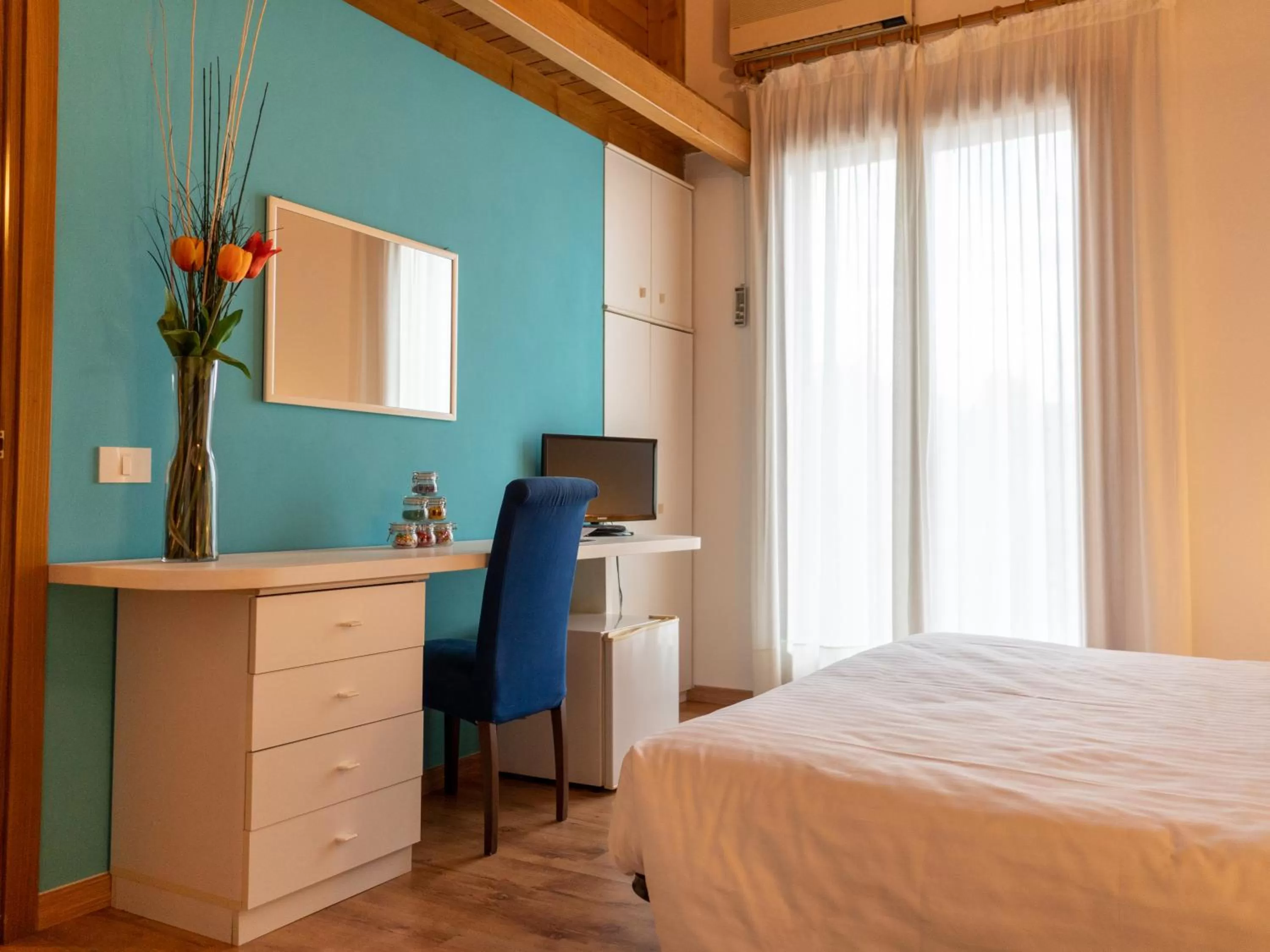 Bedroom, Bed in Hotel New Genziana