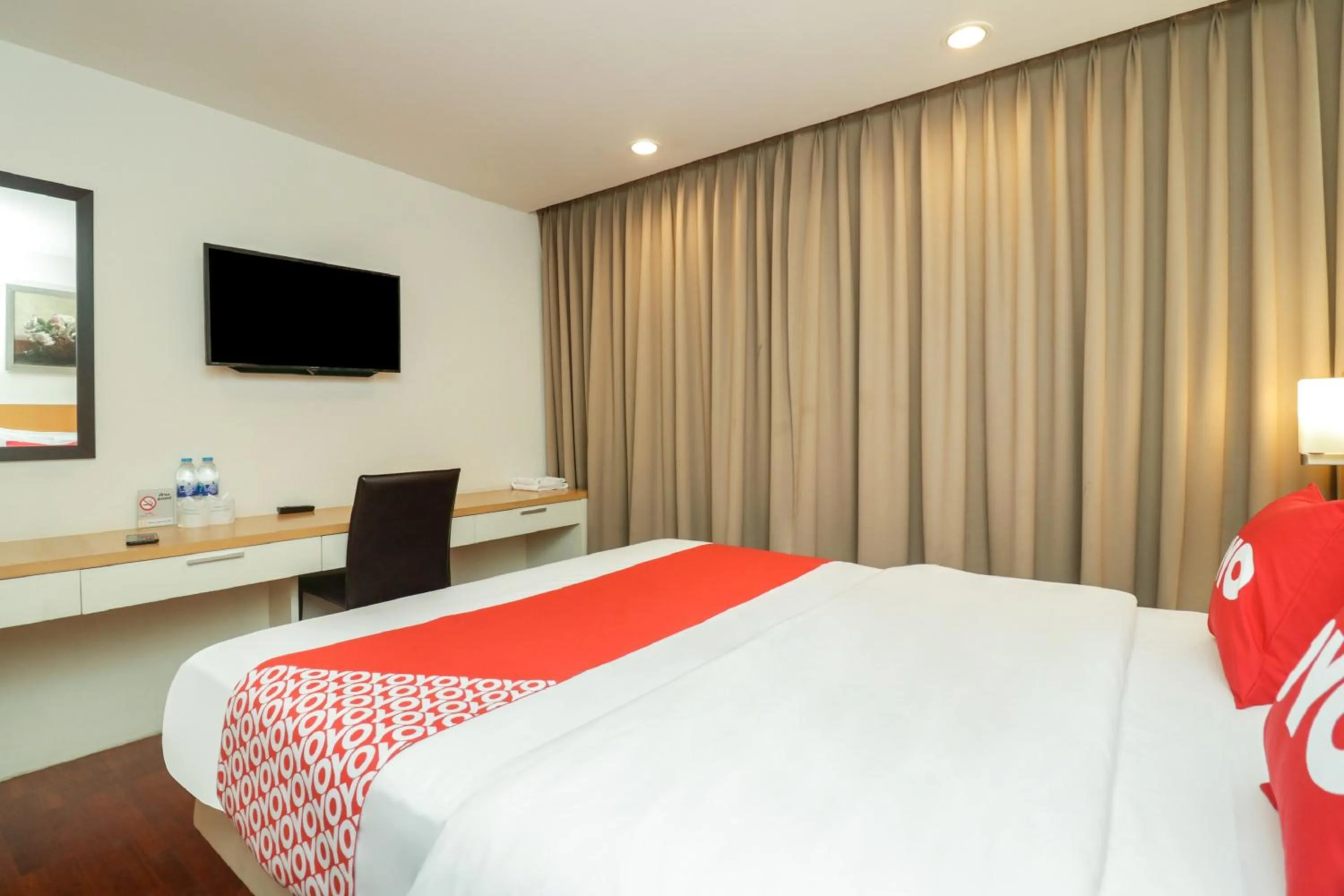 Photo of the whole room in OYO 225 Premier Place Bangkok