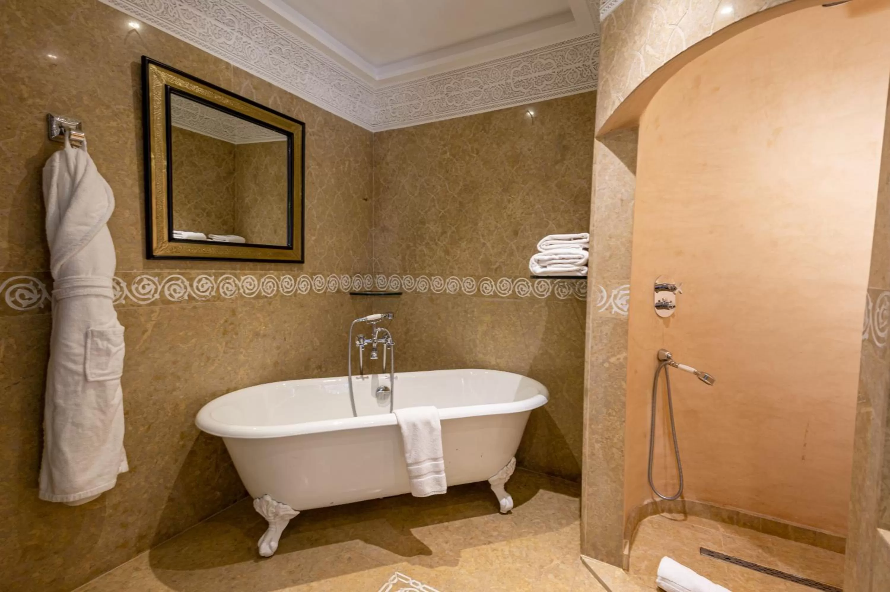 Bathroom in Maria Towers , Palais Table d'hôtes & SPA