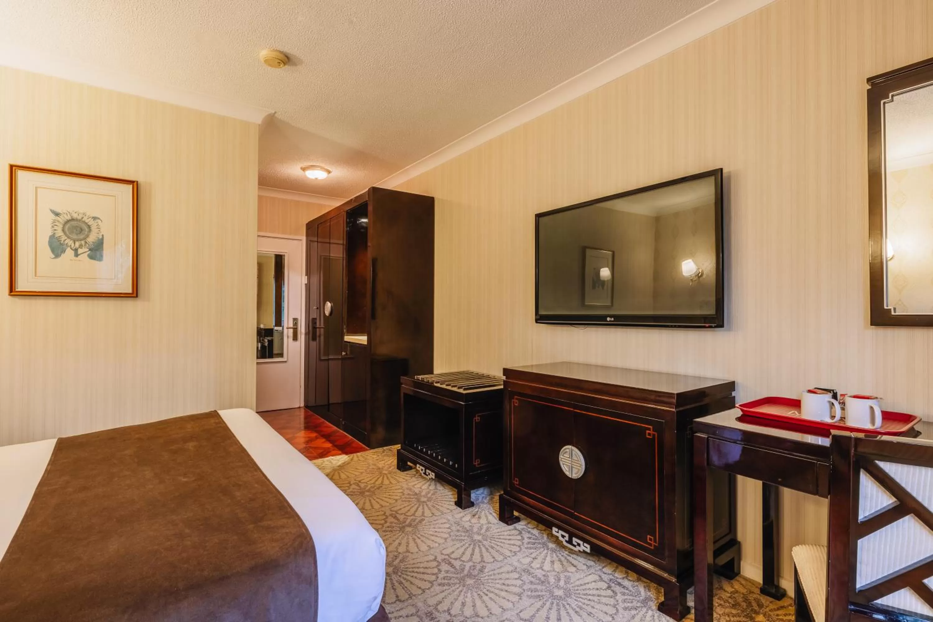 Photo of the whole room, Bed in Muthu Belstead Brook Hotel