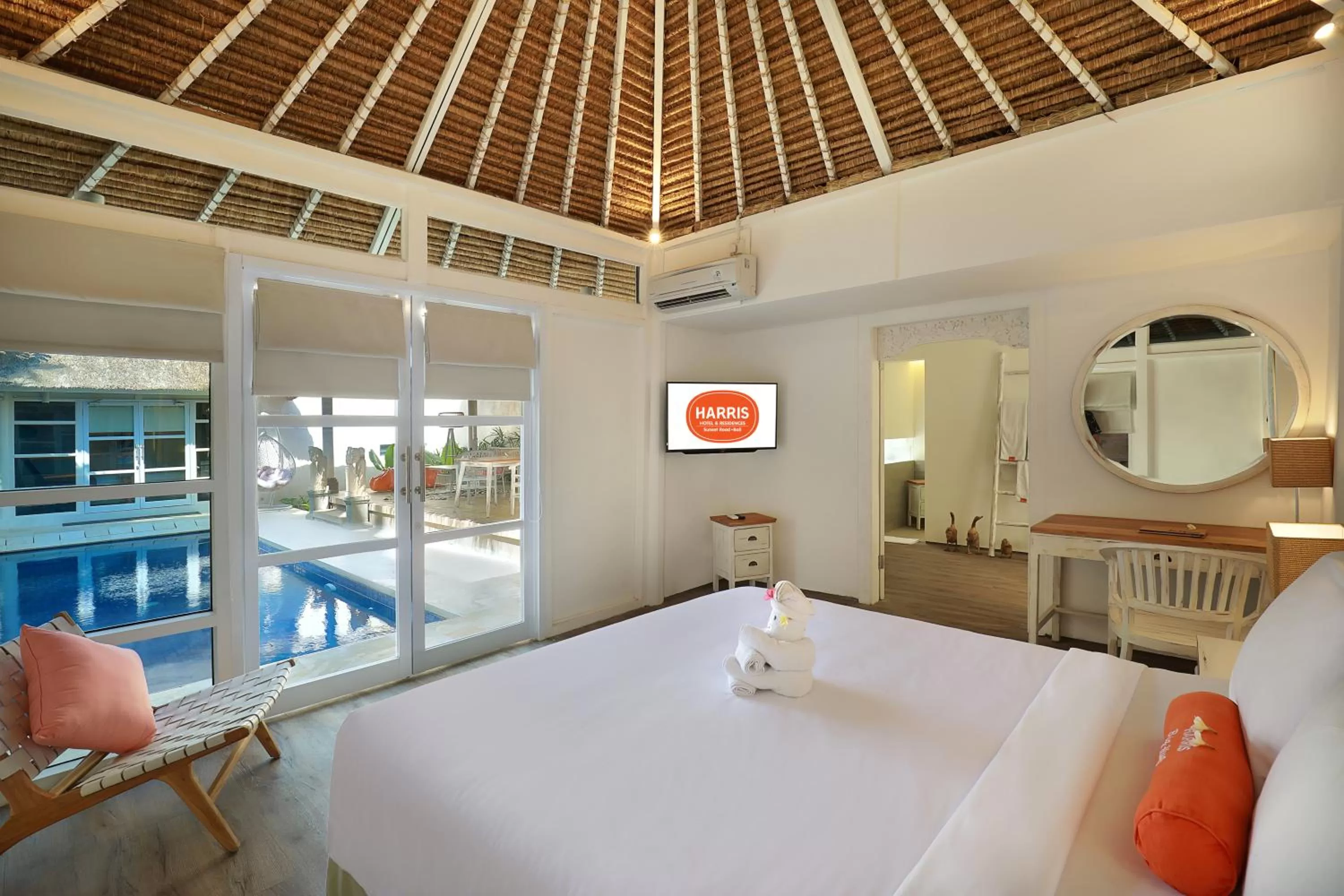 Bed in HARRIS Hotel & Residences Sunset Road