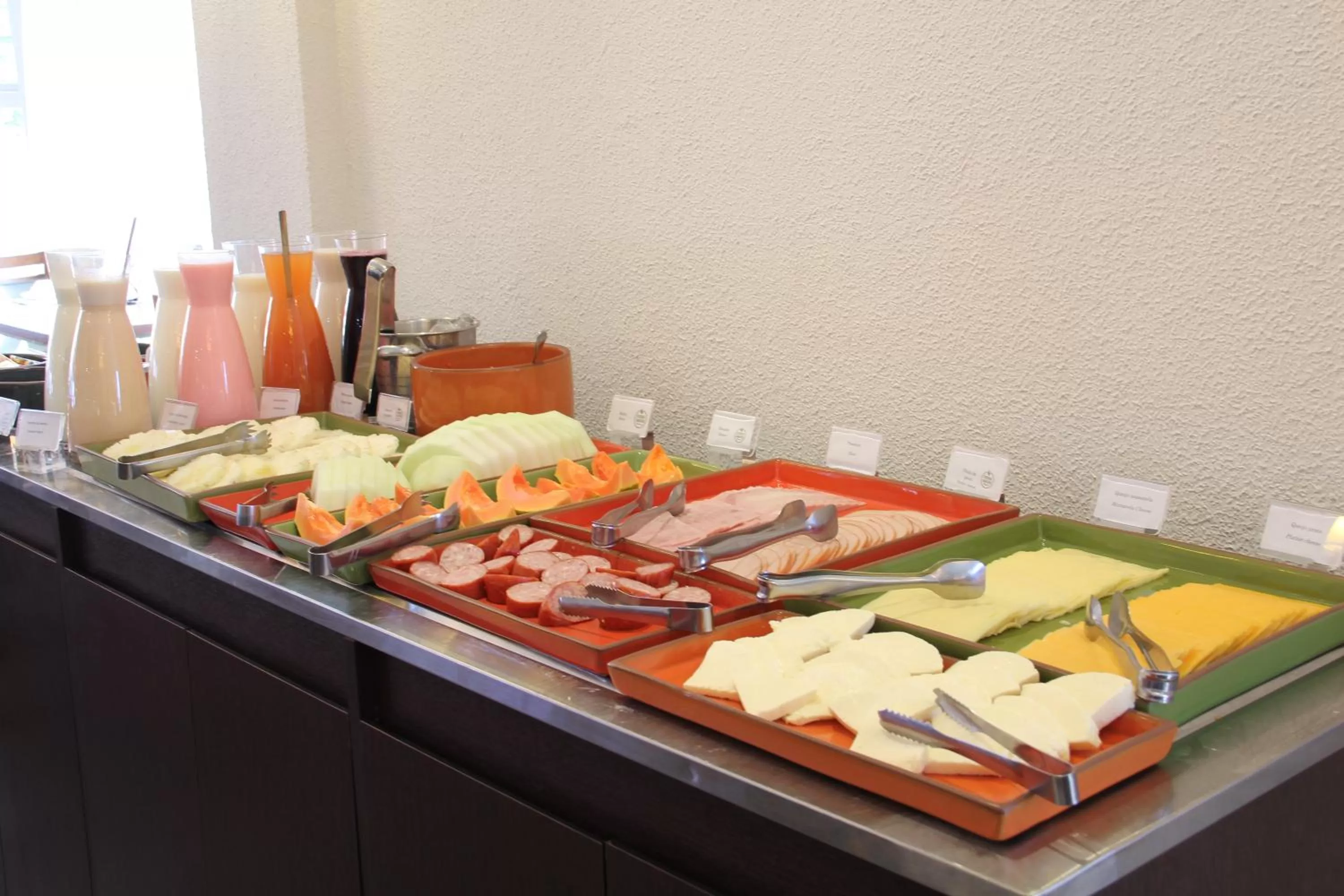 Breakfast in Mercure Jaragua do Sul