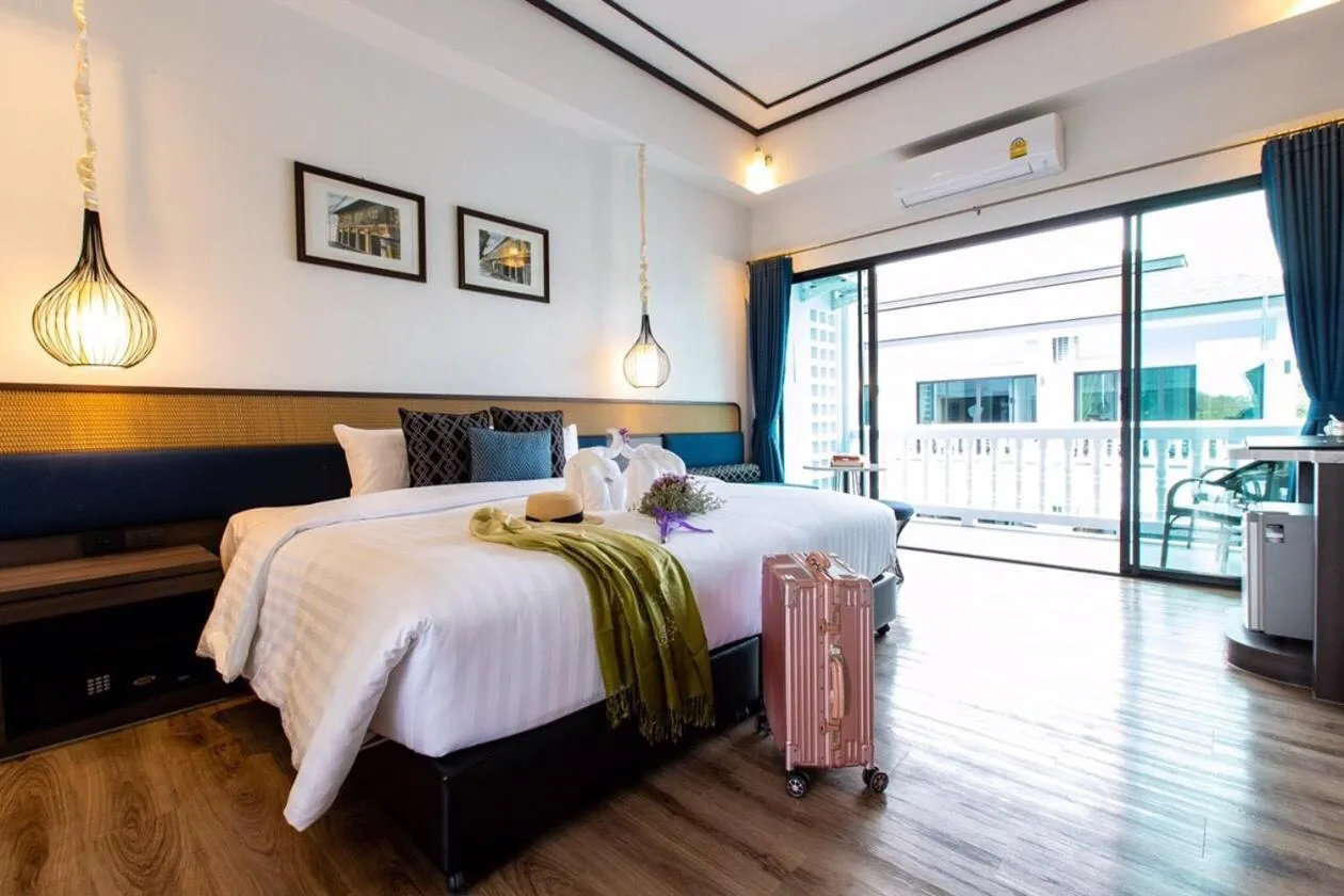 Bed in Chaanburi Boutique Resort