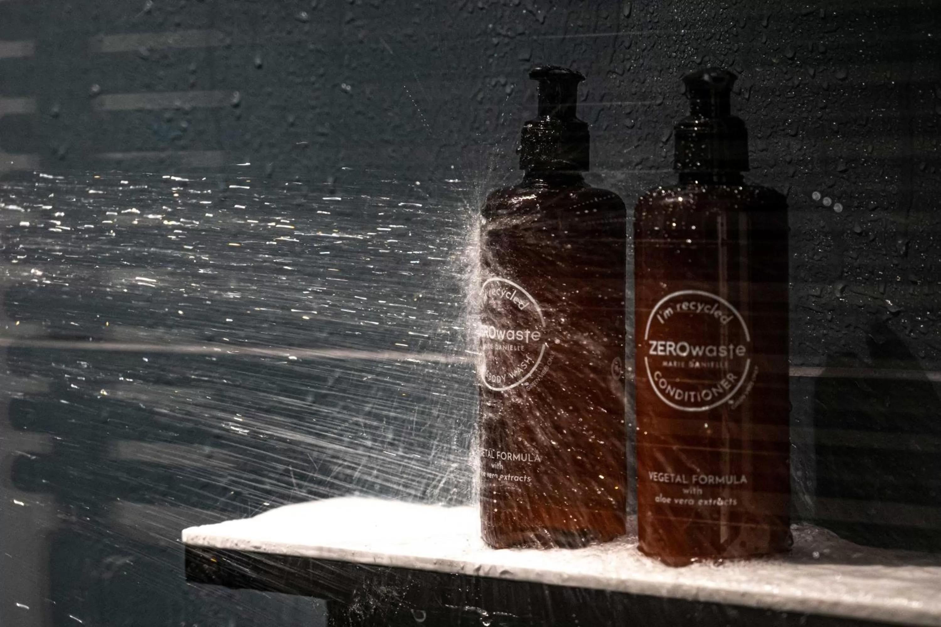 Shower in LUGANODANTE Boutique & Lifestyle Hotel