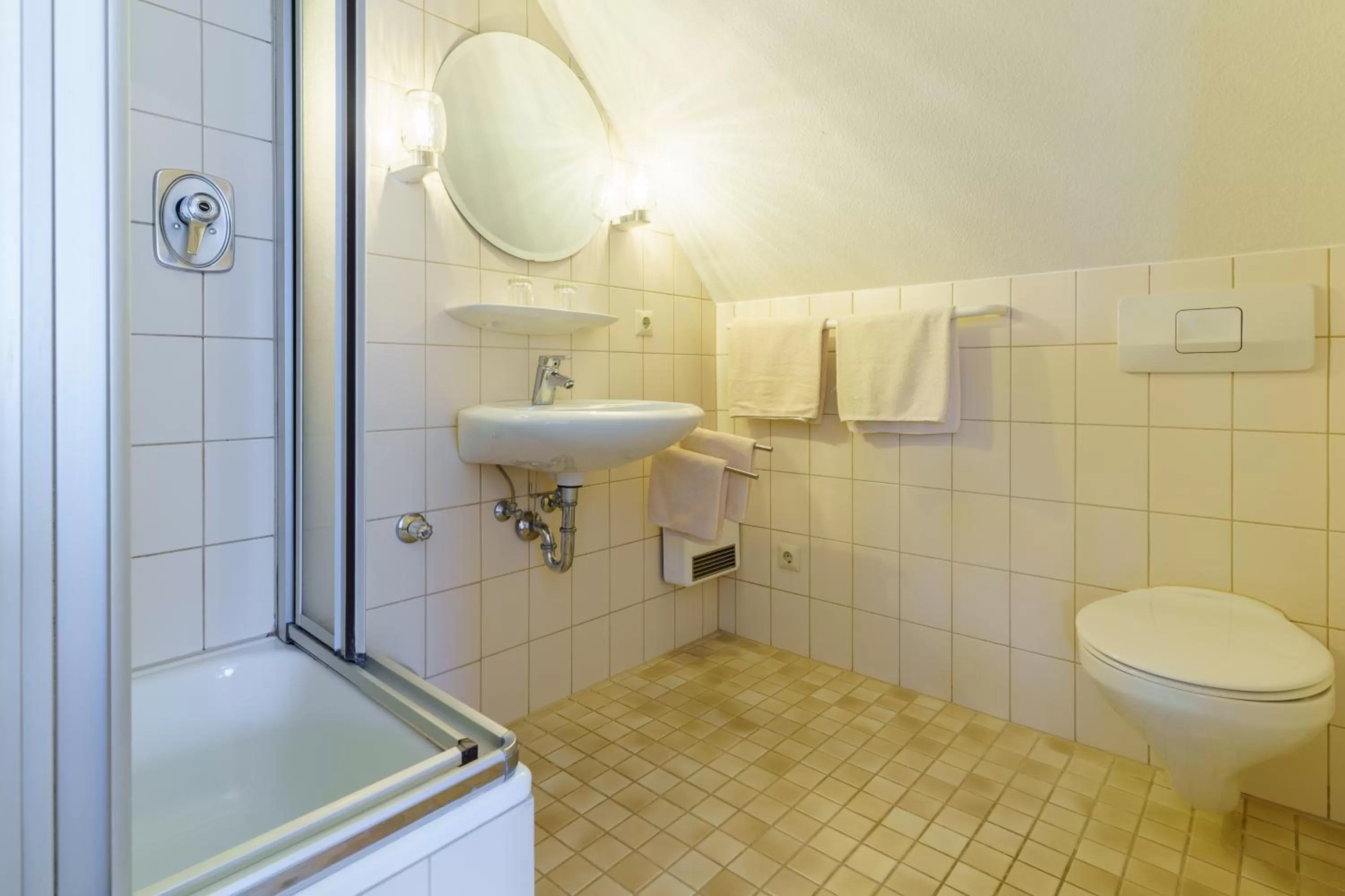 Bathroom in Hotel Sonne