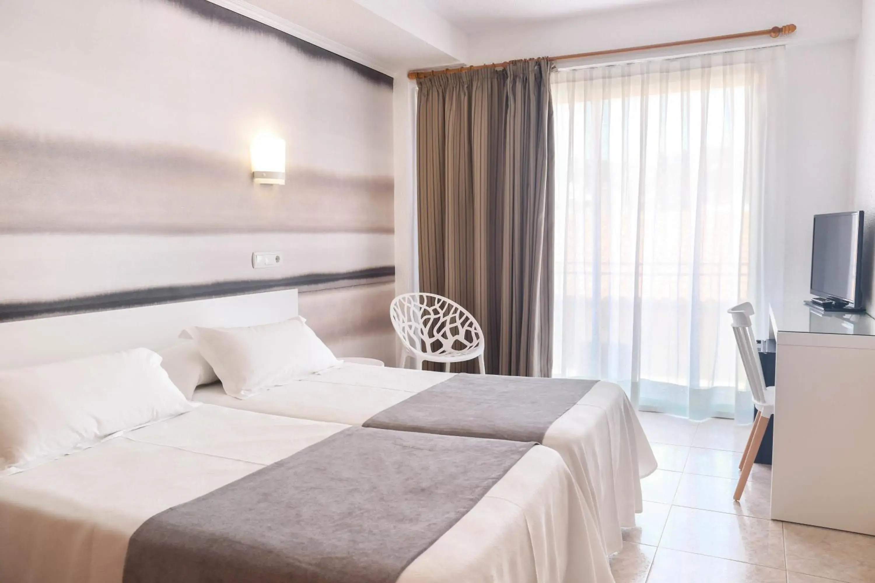 Standard Double Room in KAKTUS Hotel Volga - Adults Recommended Standard Double Room in KAKTUS Hotel Volga - Adults Recommended