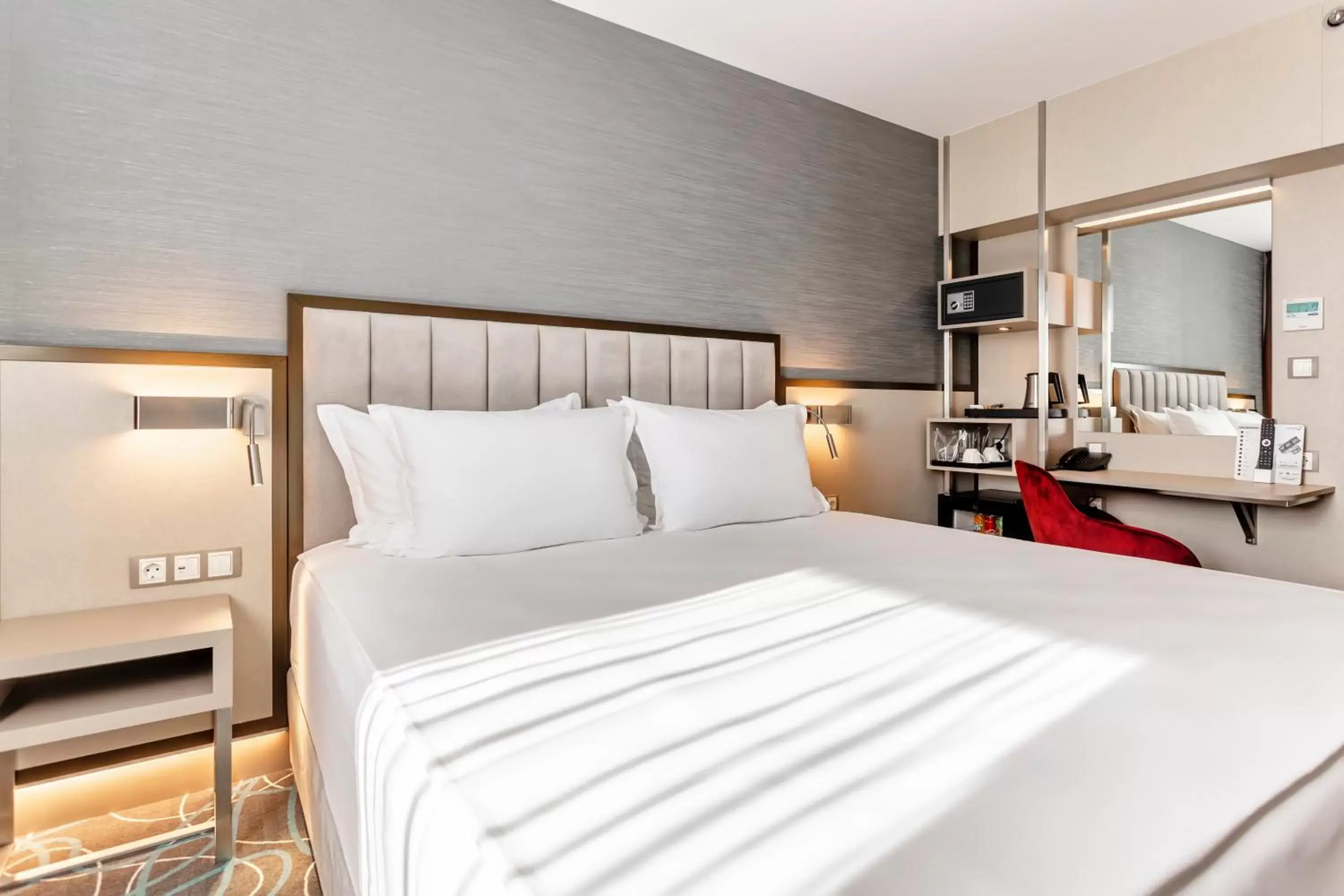 Large Double Room in Hotel Bulgaria Large Double Room in Hotel Bulgaria