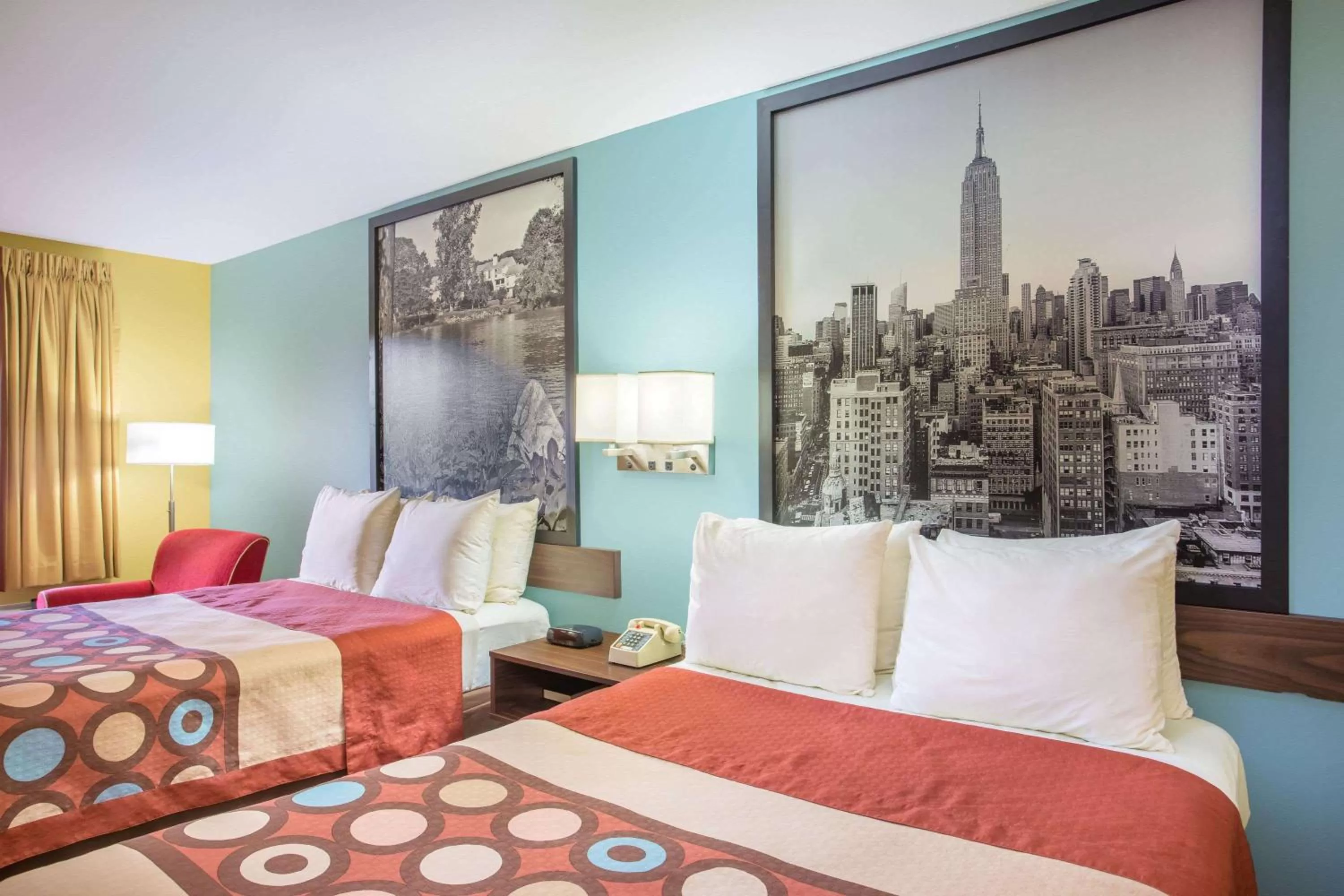 Photo of the whole room, Bed in Super 8 by Wyndham Forest Park