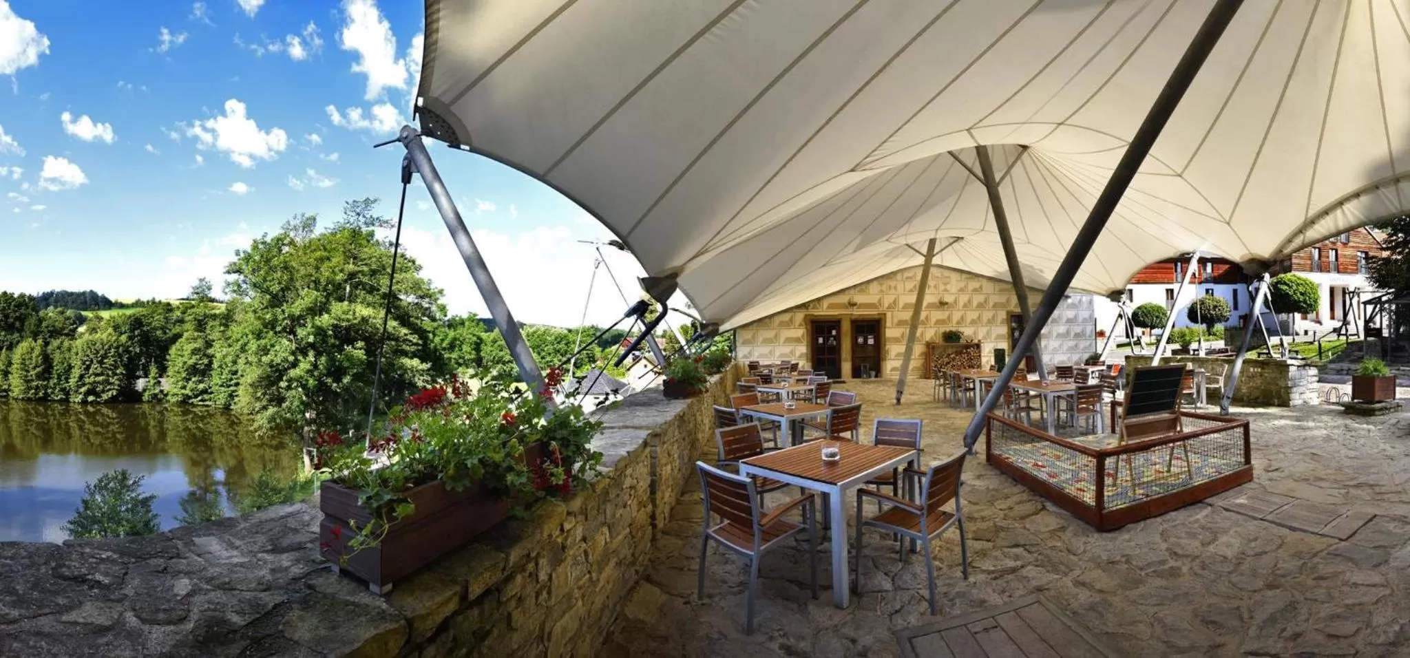 Restaurant/places to eat in Hotel Tvrz Orlice