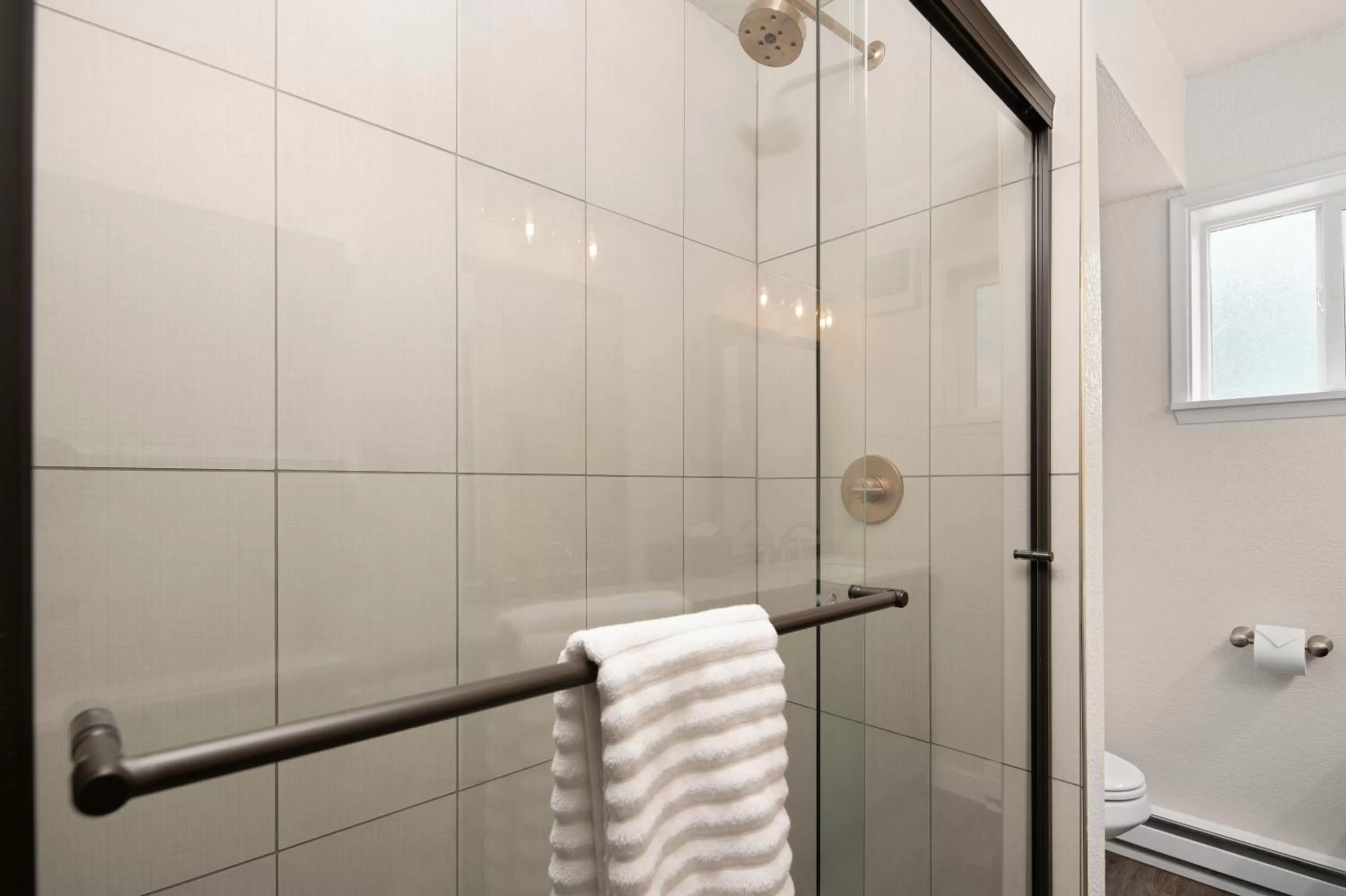 Shower in Hotel McCoy Pullman