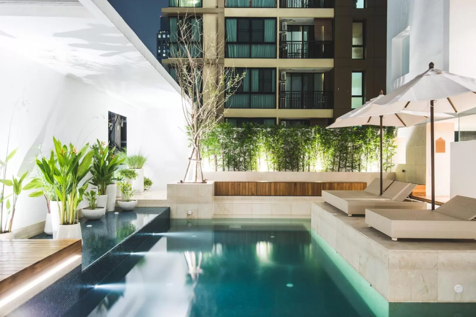 Swimming pool in twothree a homely hotel - SHA Extra Plus