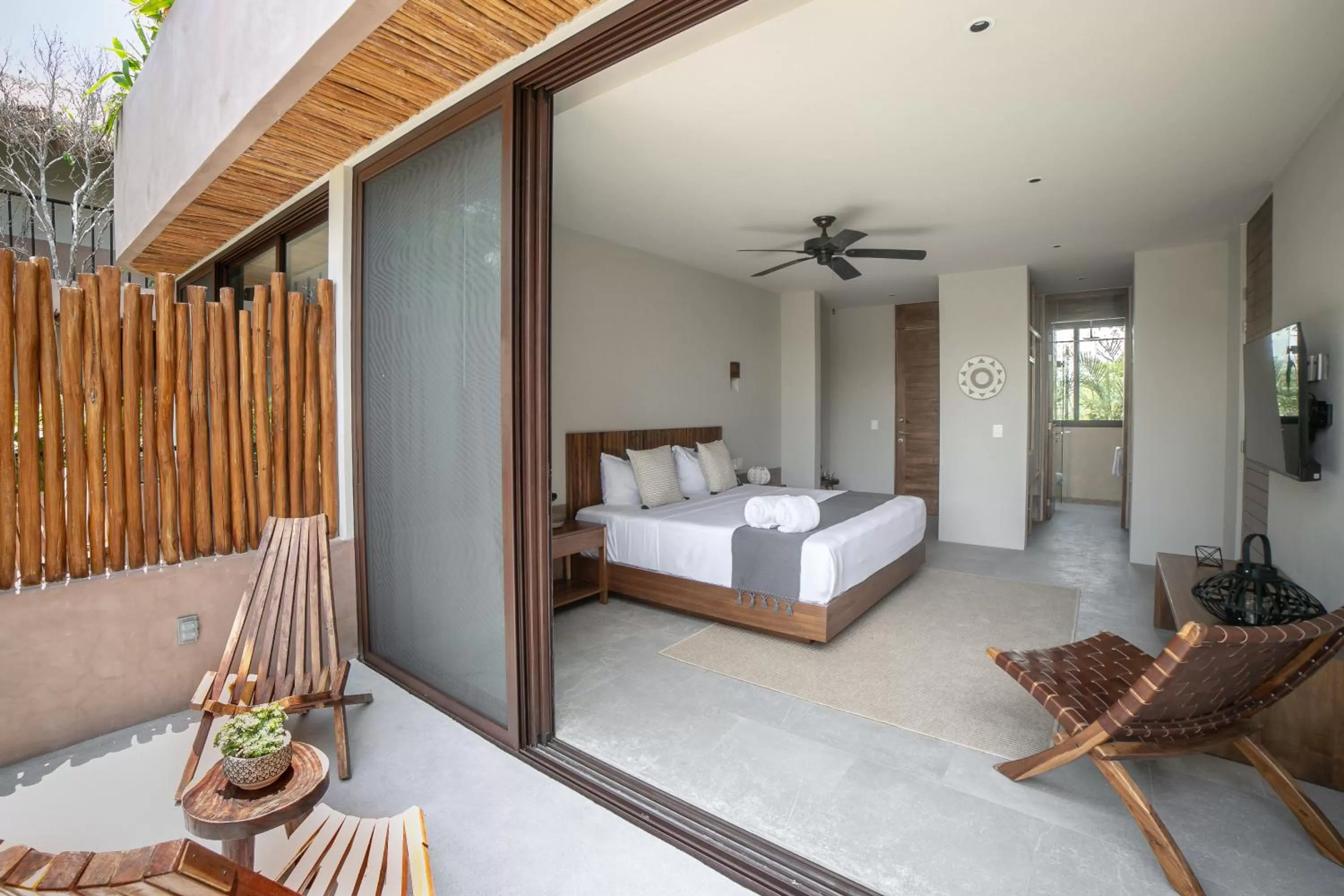 Photo of the whole room, Bed in Zereno Tulum Beach Club Access