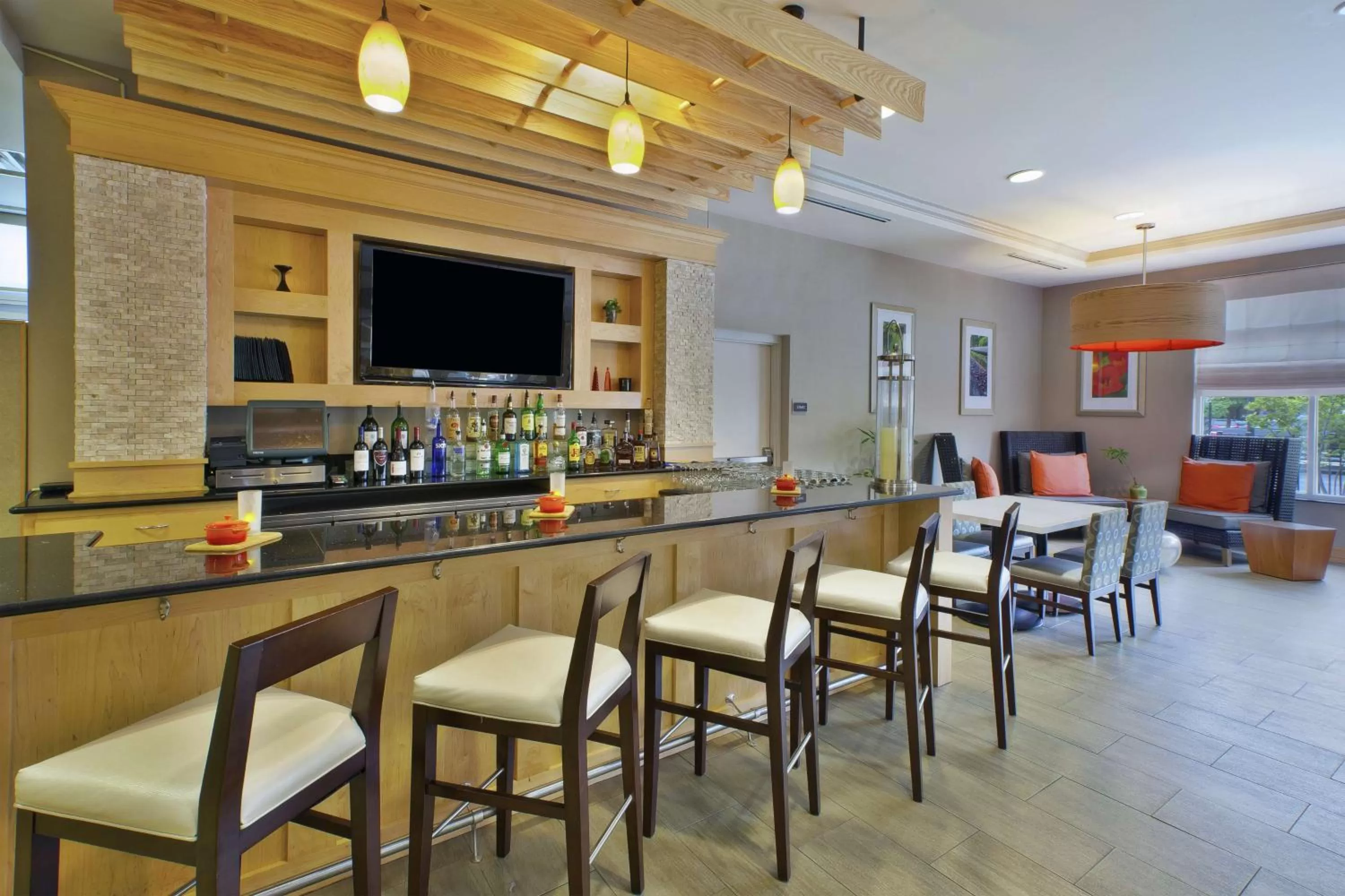 Lounge or bar in Hilton Garden Inn Toledo / Perrysburg