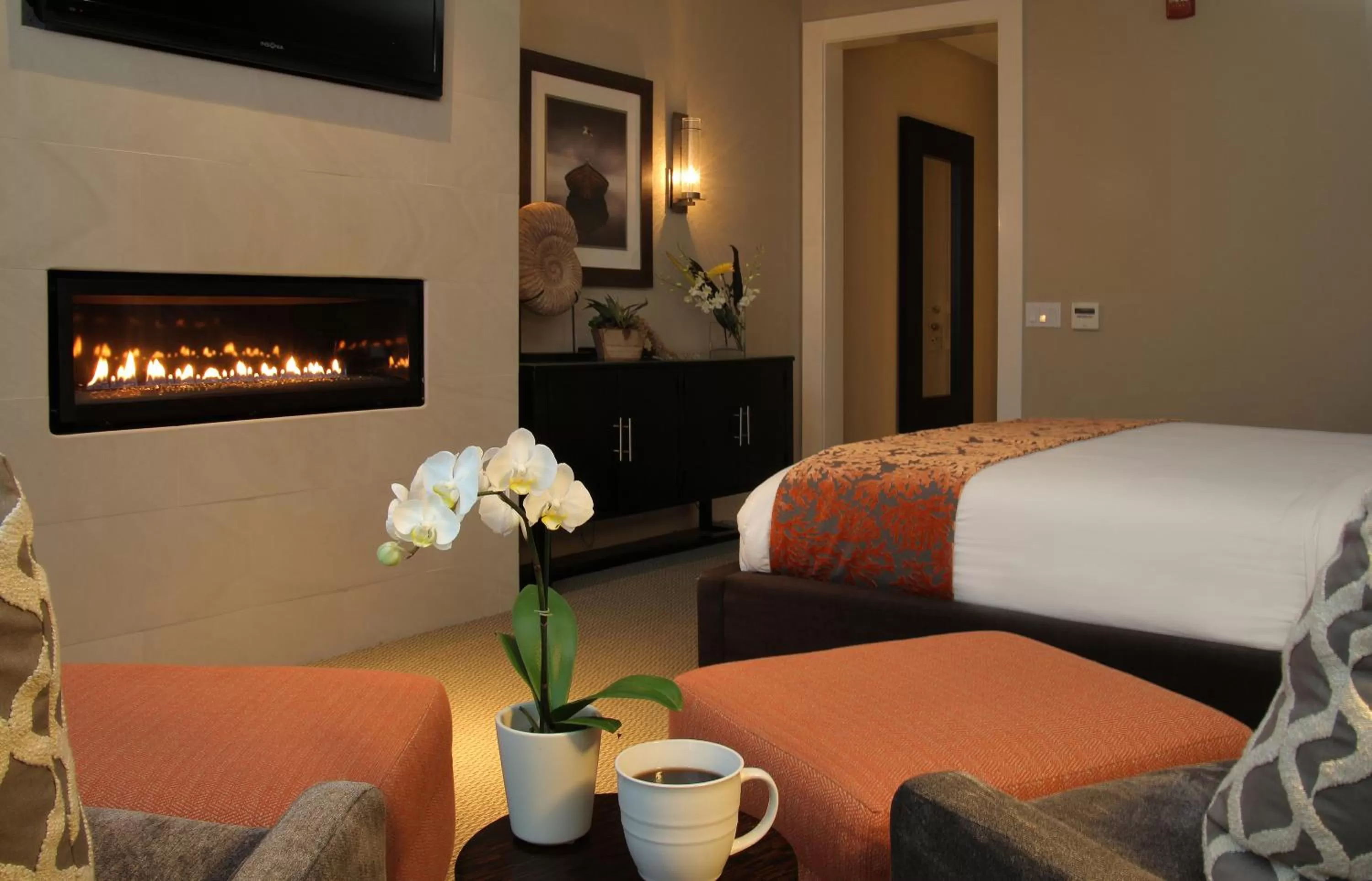 Decorative detail, Bed in Catalina Island Inn