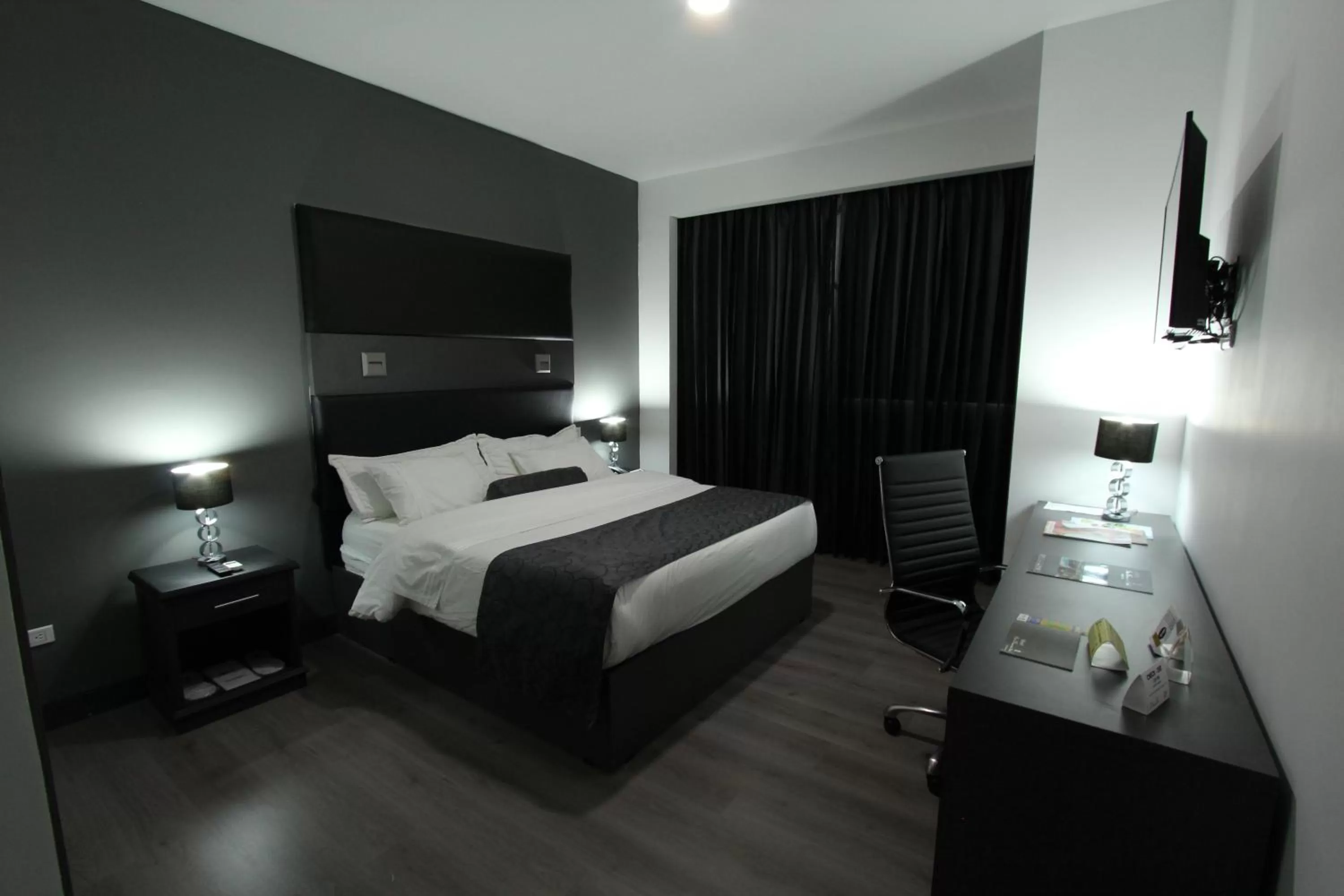 Photo of the whole room, Bed in Hotel San Fernando Real