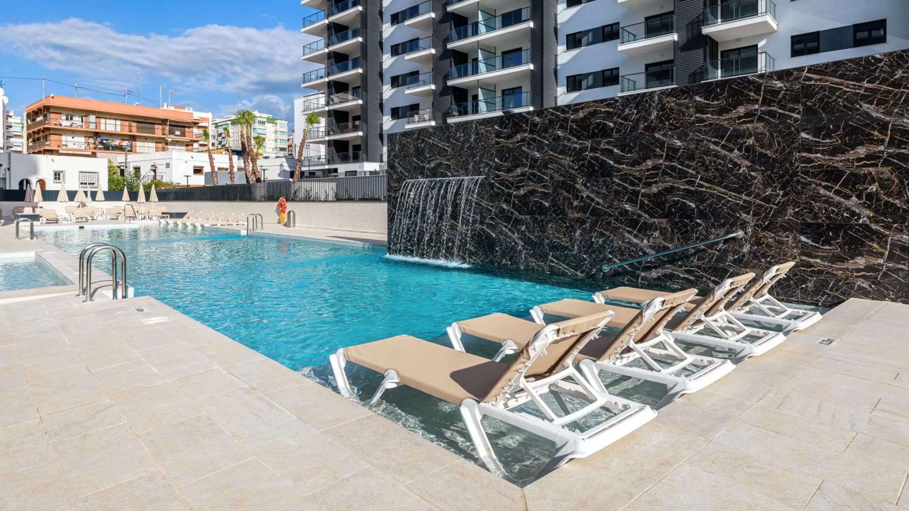 Swimming pool in Senator Gandia