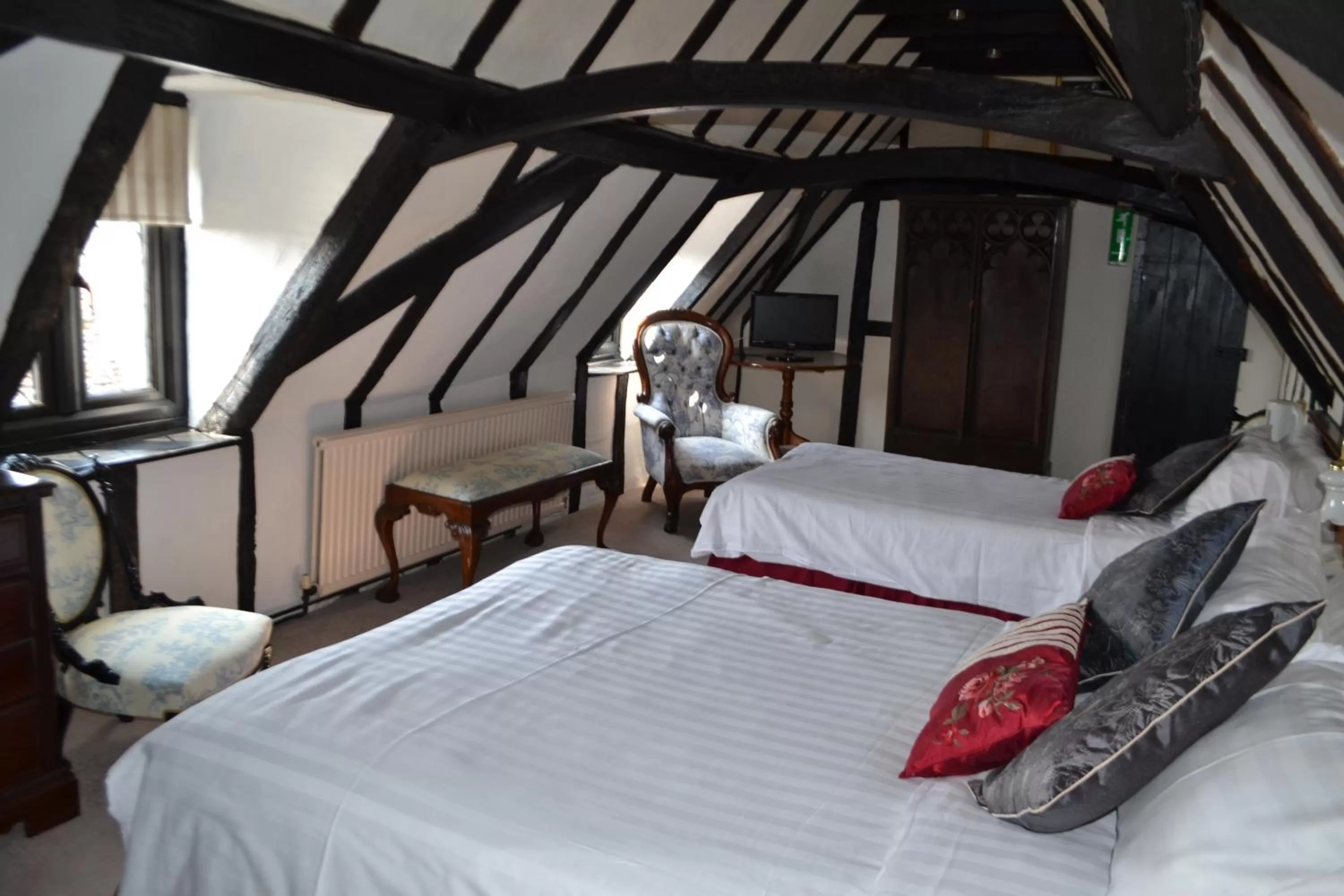 Bed in Mermaid Inn