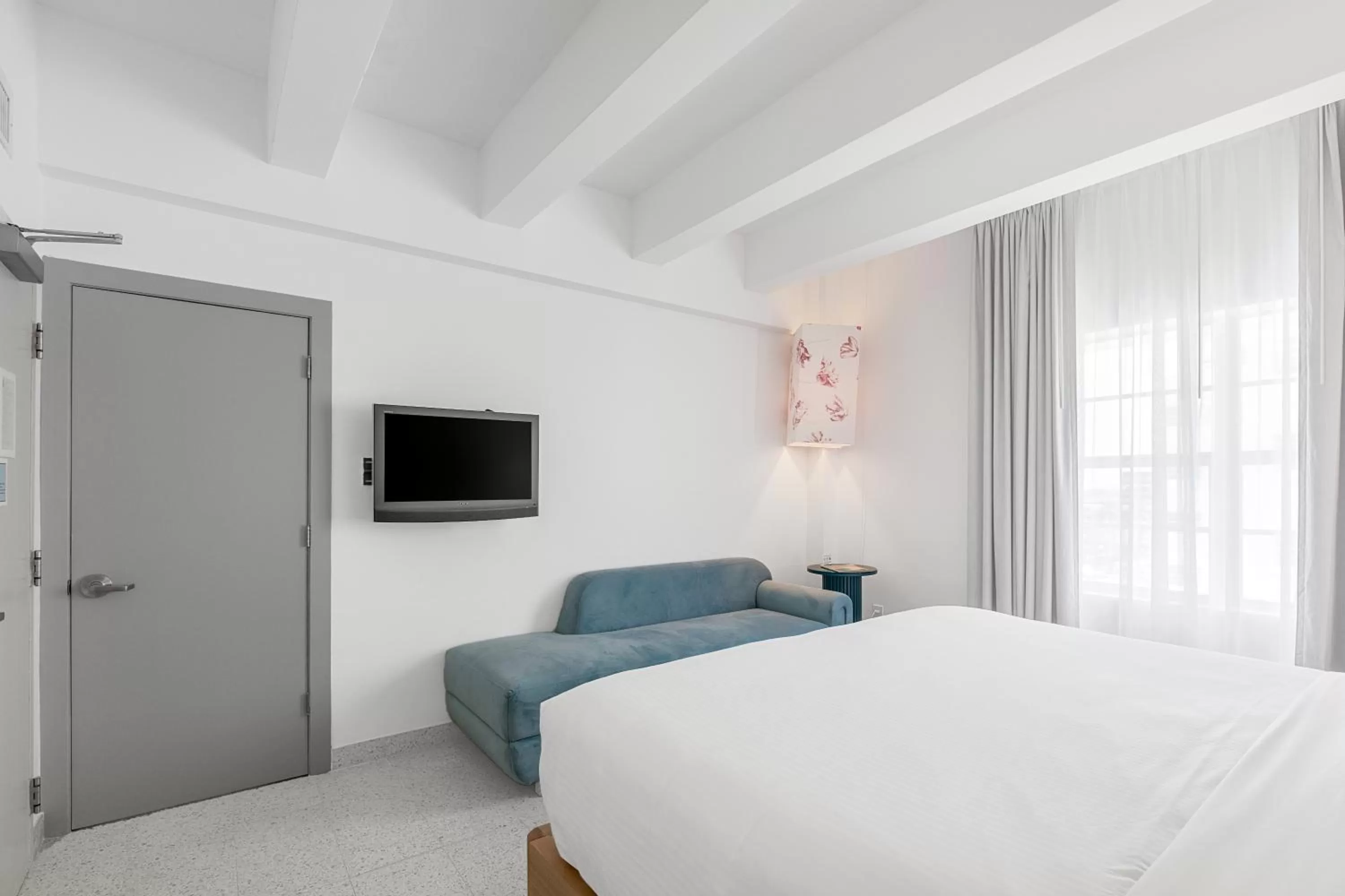 Bed in Townhouse by Luxurban