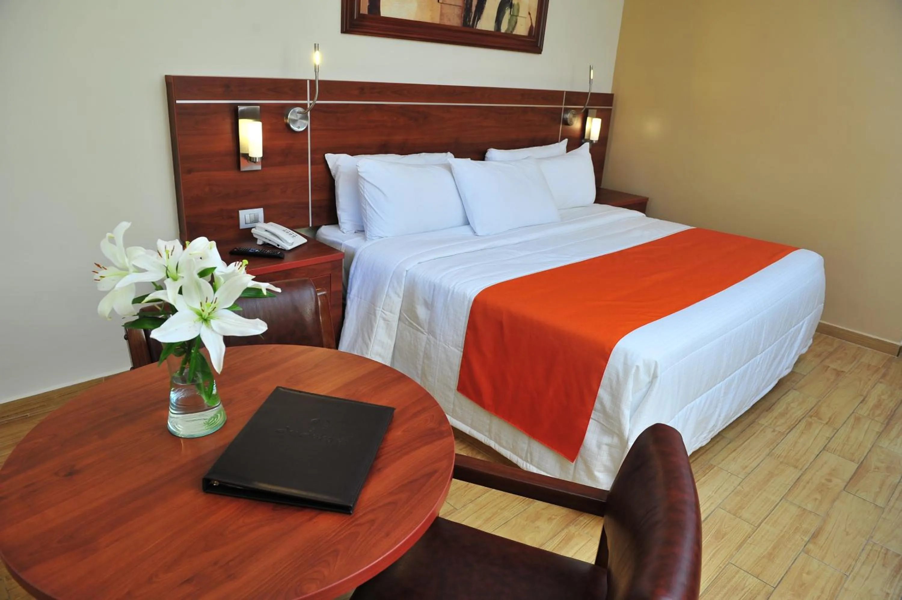 Photo of the whole room, Bed in Hotel San Sebastian