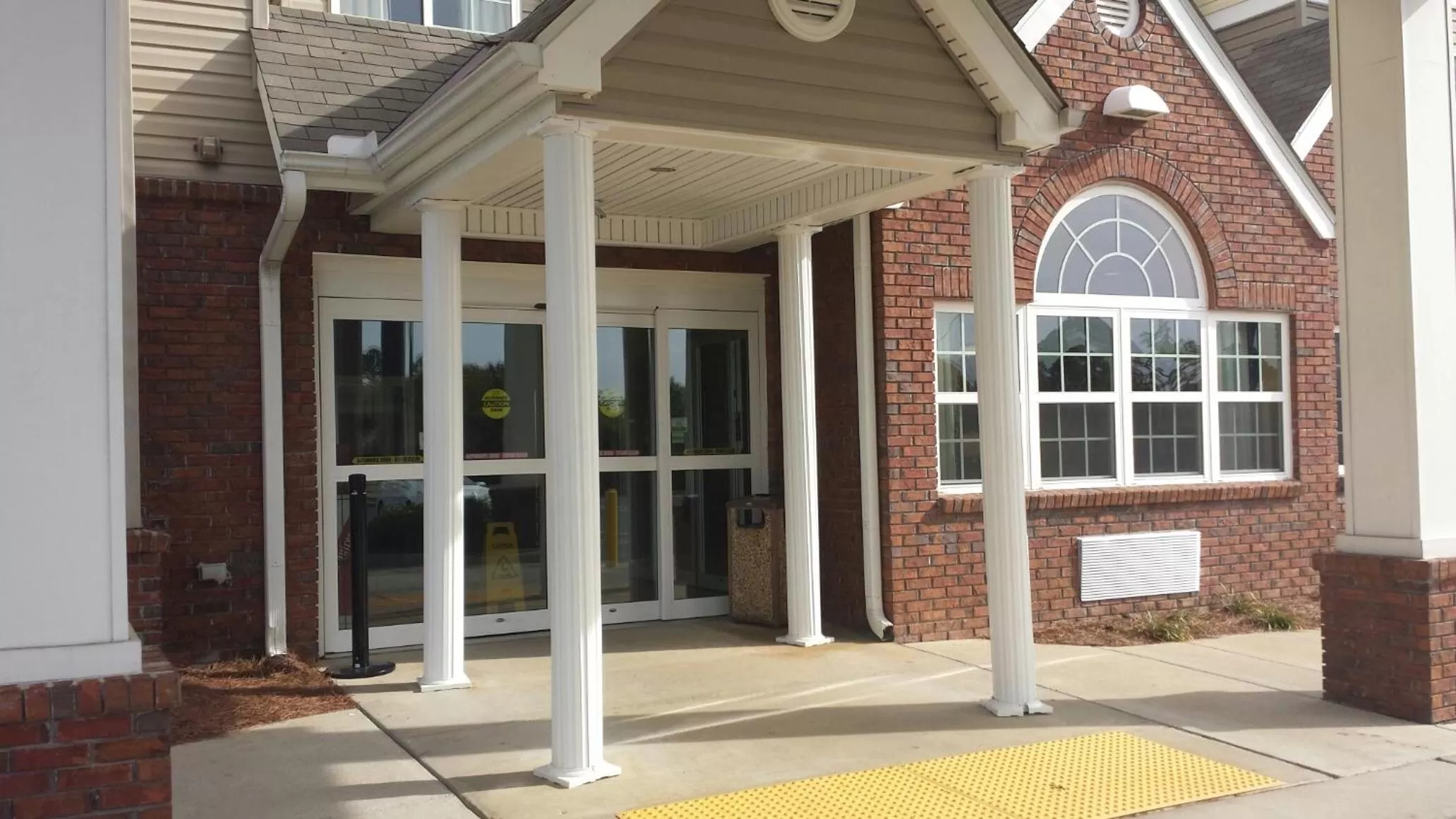 Facade/entrance in Microtel Inn & Suites by Wyndham Columbus Near Fort Moore